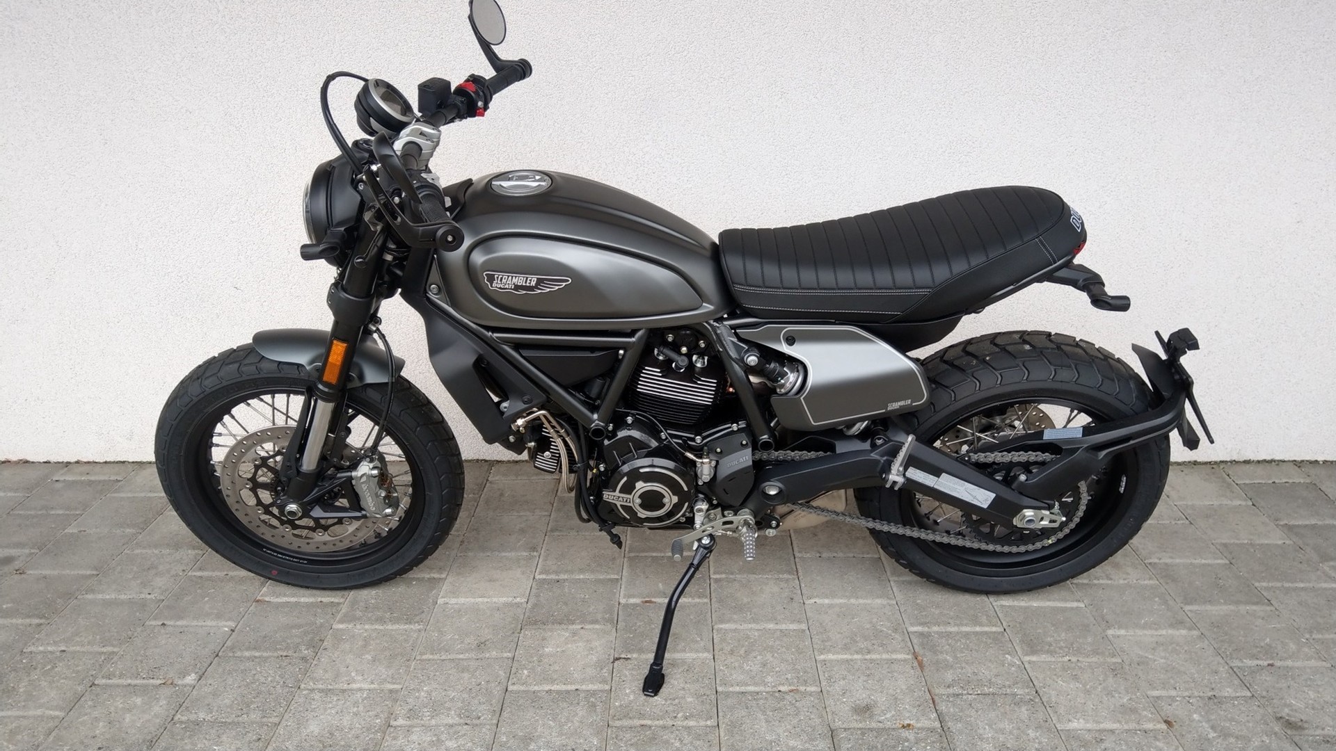 DUCATI SCRAMBLER NIGHTSHIFT 2022-image-1