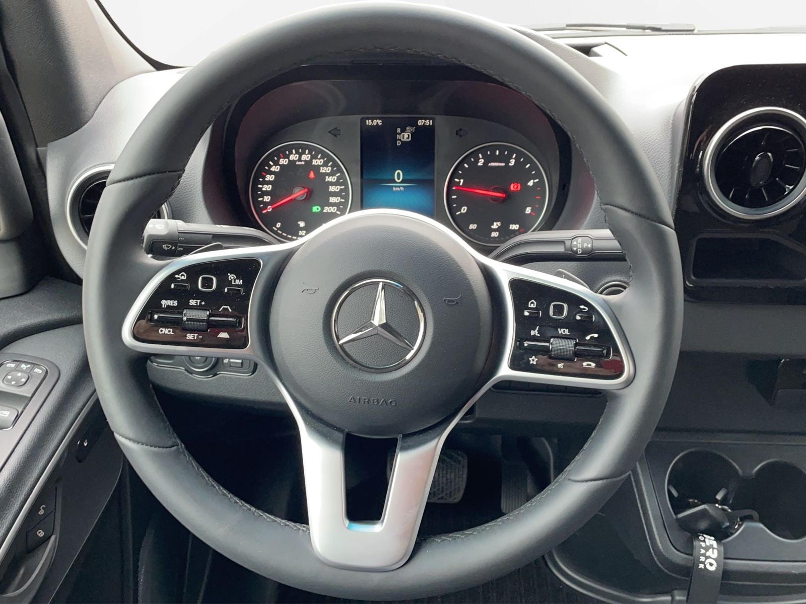 MERCEDES-BENZ 4x4 Inova Roadtrip 190 PS-image-6