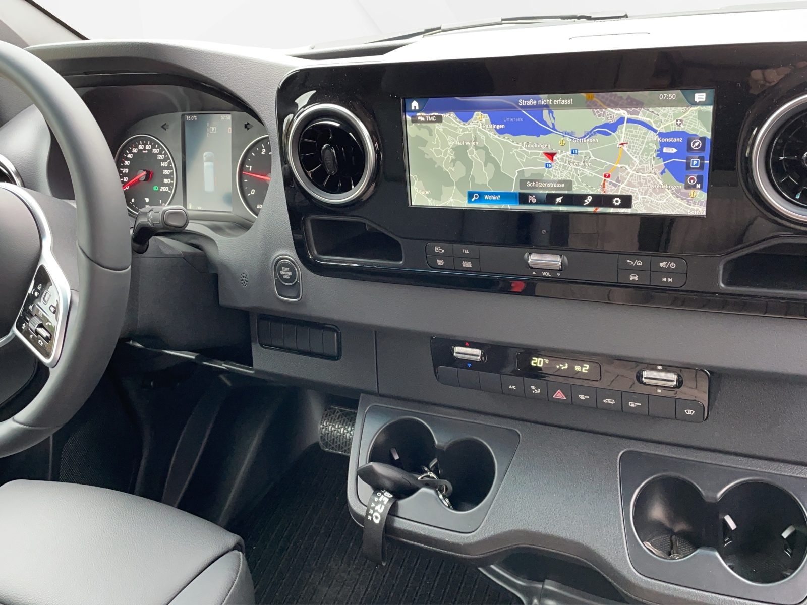 MERCEDES-BENZ 4x4 Inova Roadtrip 190 PS-image-10