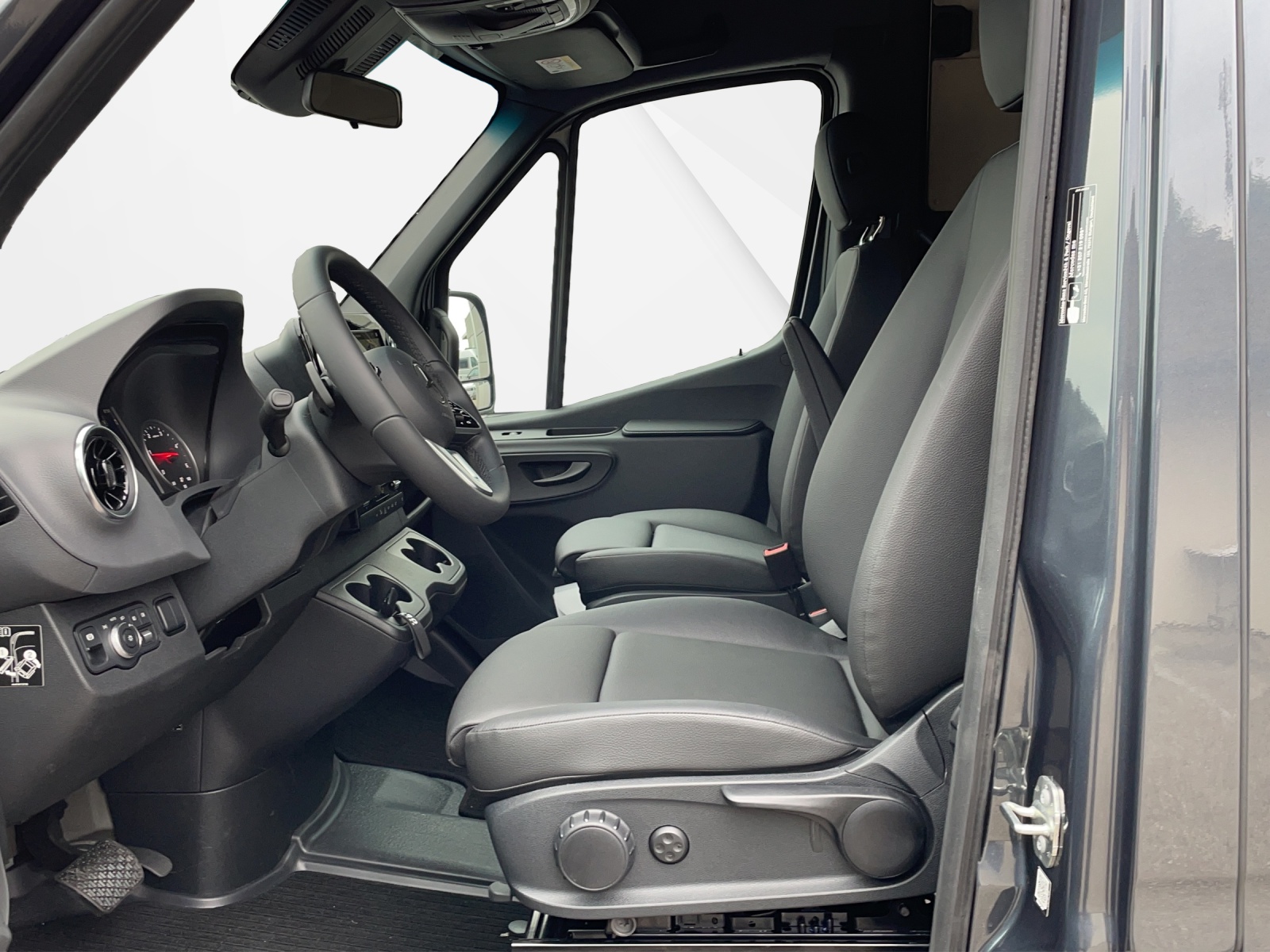 MERCEDES-BENZ 4x4 Inova Roadtrip 190 PS-image-5