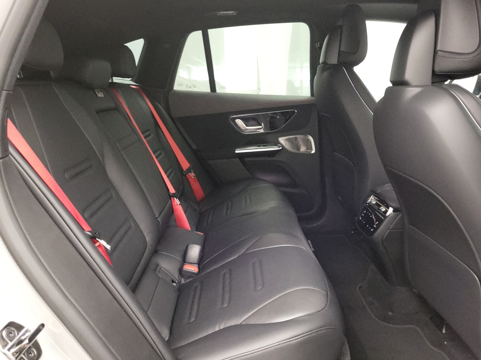 MERCEDES-BENZ AMG EQE 43 Executive Edition SUV-image-9