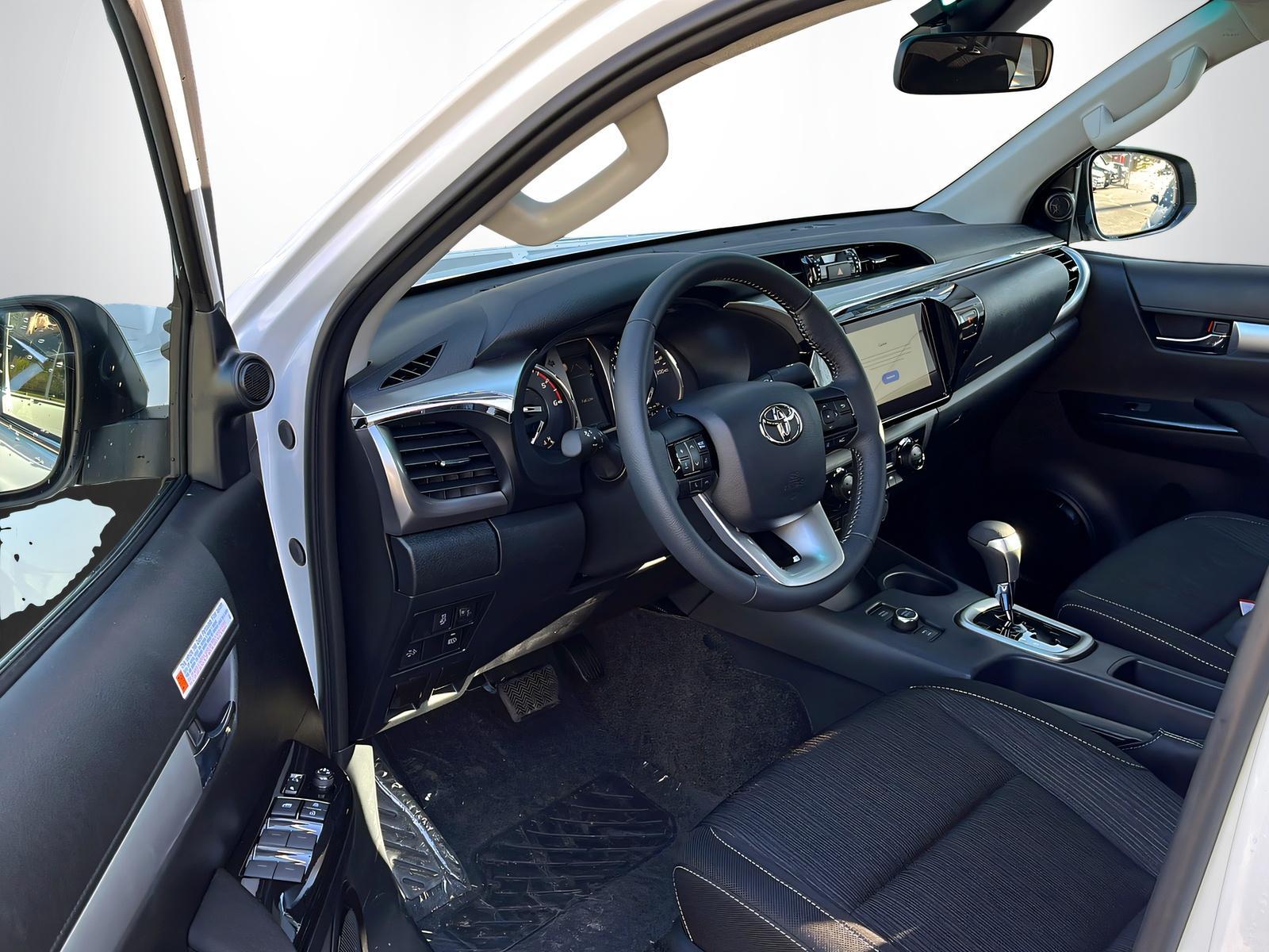 TOYOTA Hilux Double Cab.-Pick-up 2.8 D-4D 204 Style MHEV-image-16