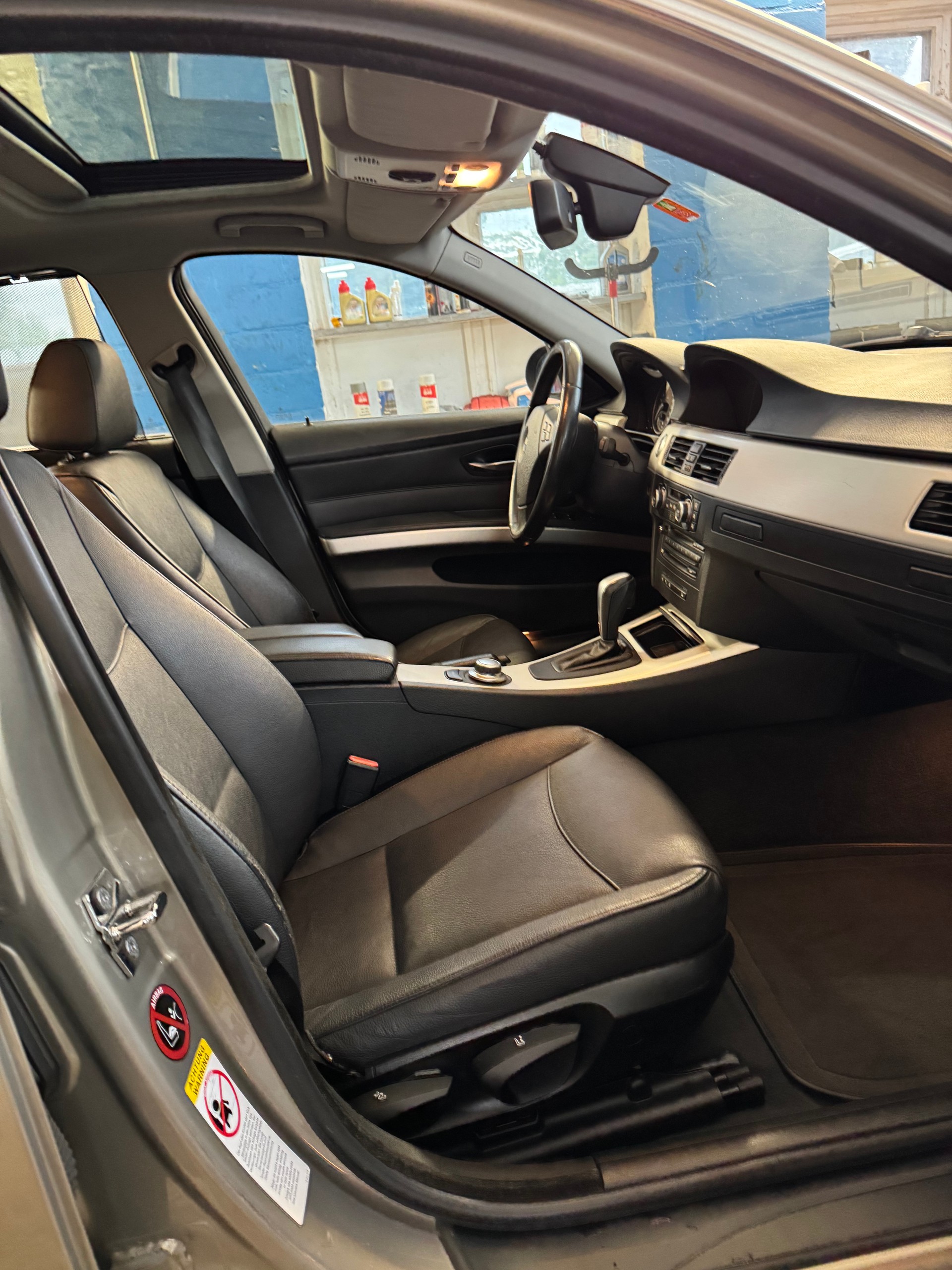 BMW 325i Steptronic-image-7