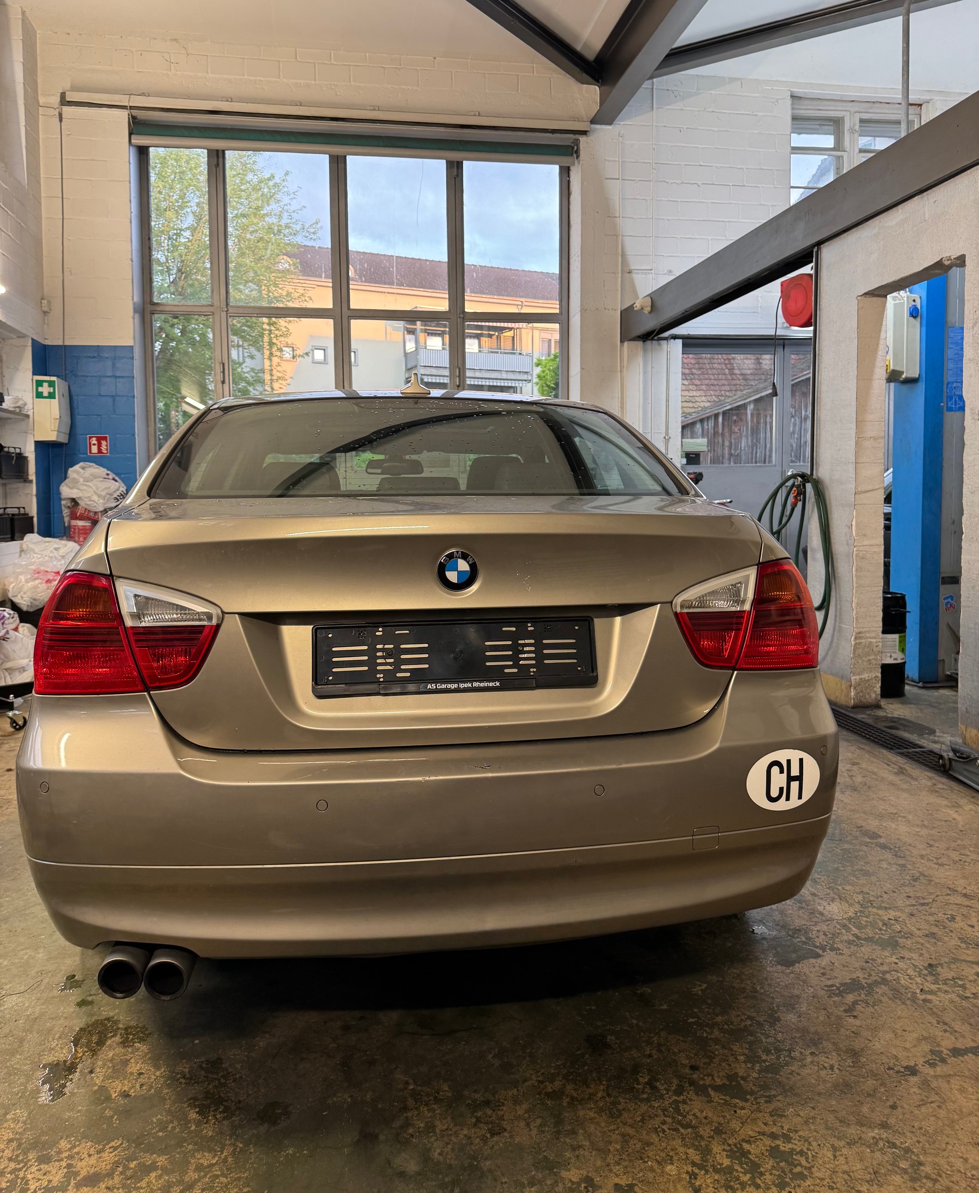 BMW 325i Steptronic-image-4