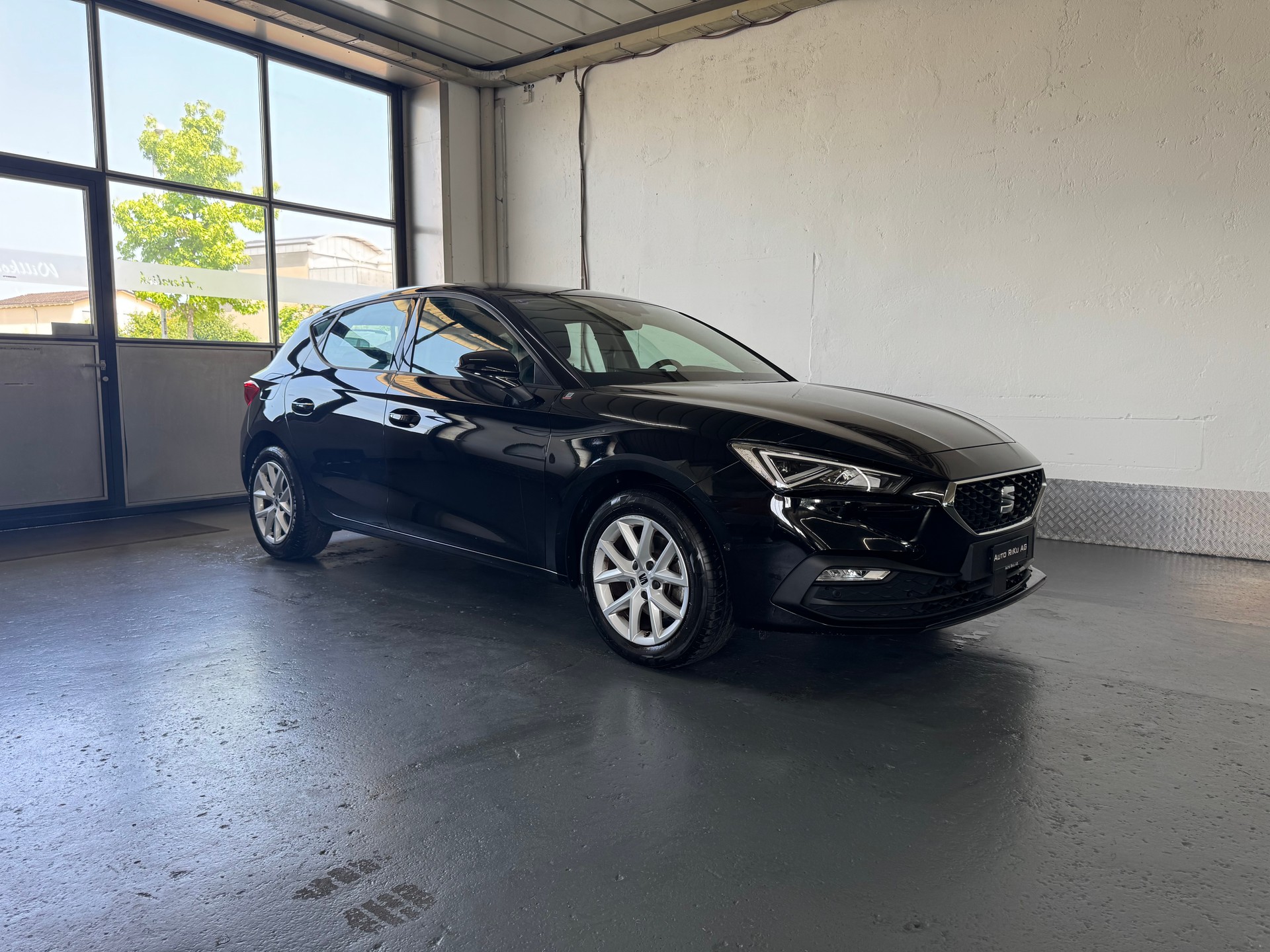 SEAT Leon 1.5 TGI DSG Style-showroom-element-1