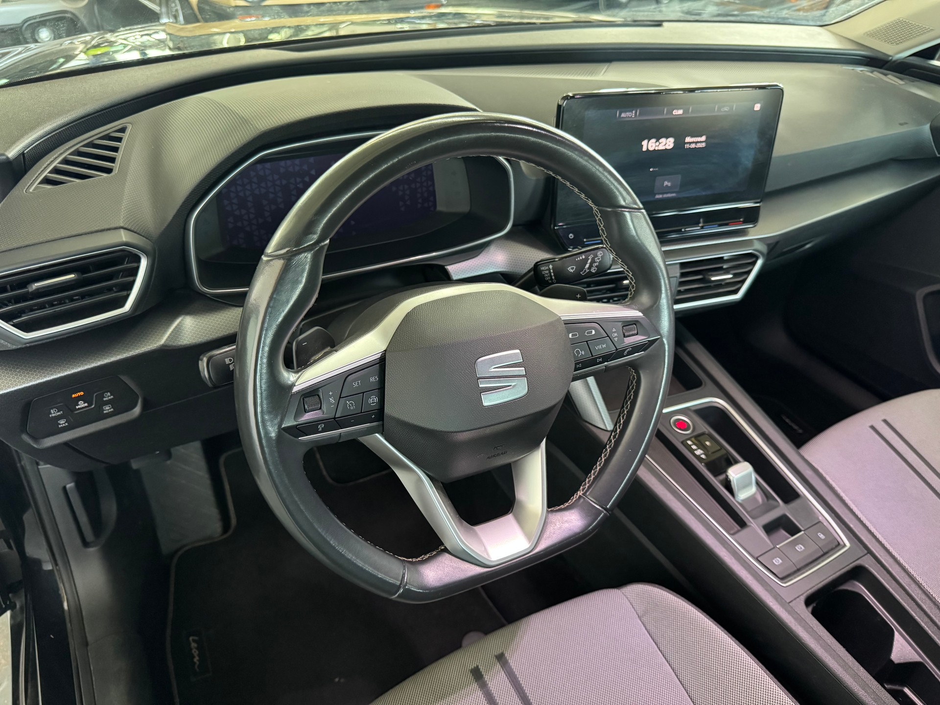 SEAT Leon 1.5 TGI DSG Style-image-12