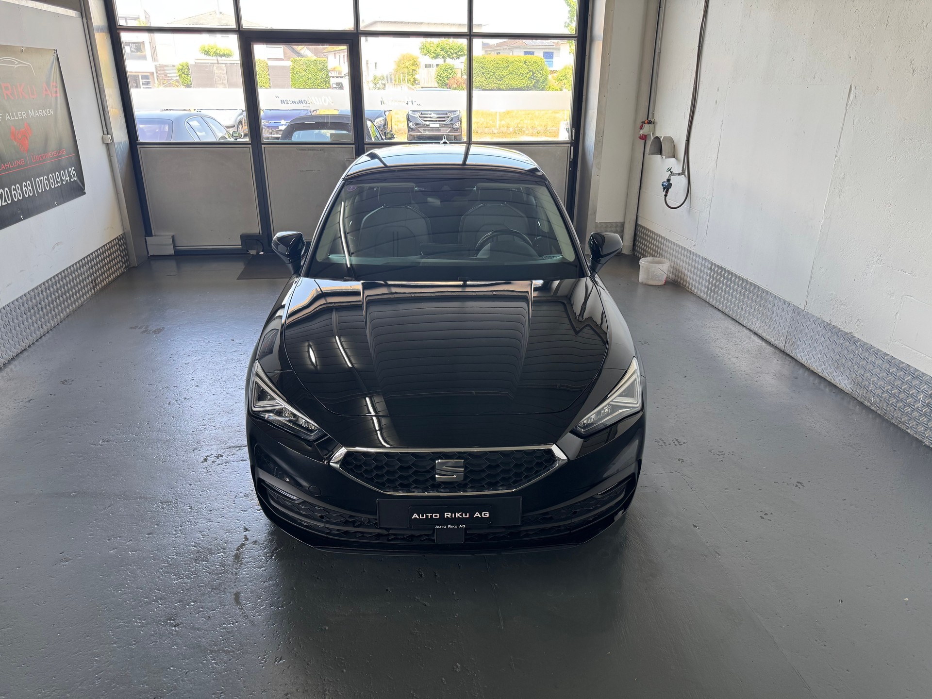 SEAT Leon 1.5 TGI DSG Style-showroom-element-3