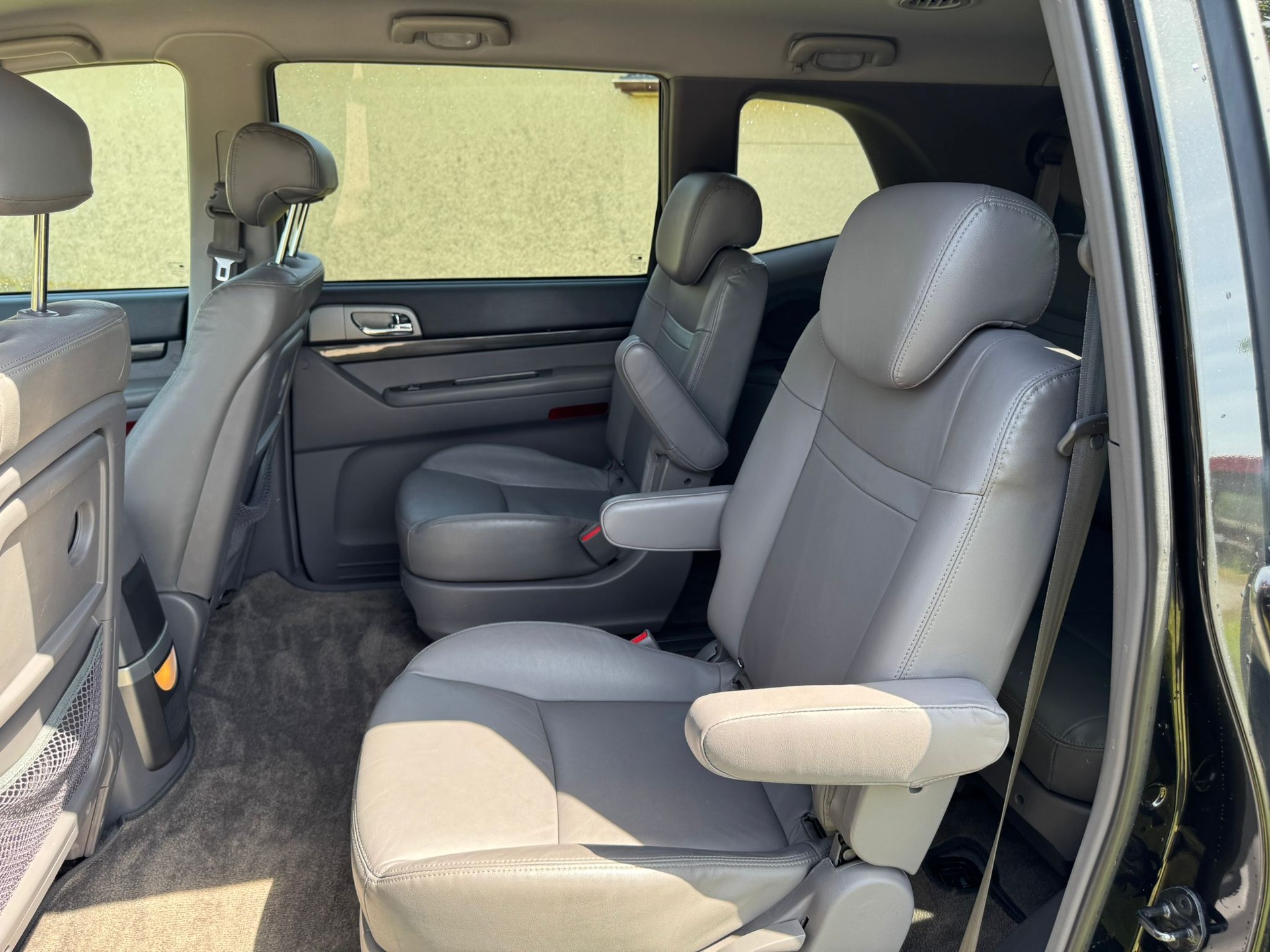 KGM-SsangYong Rodius SV200 e-XDi Sapphire 4WD E-Tronic-image-9