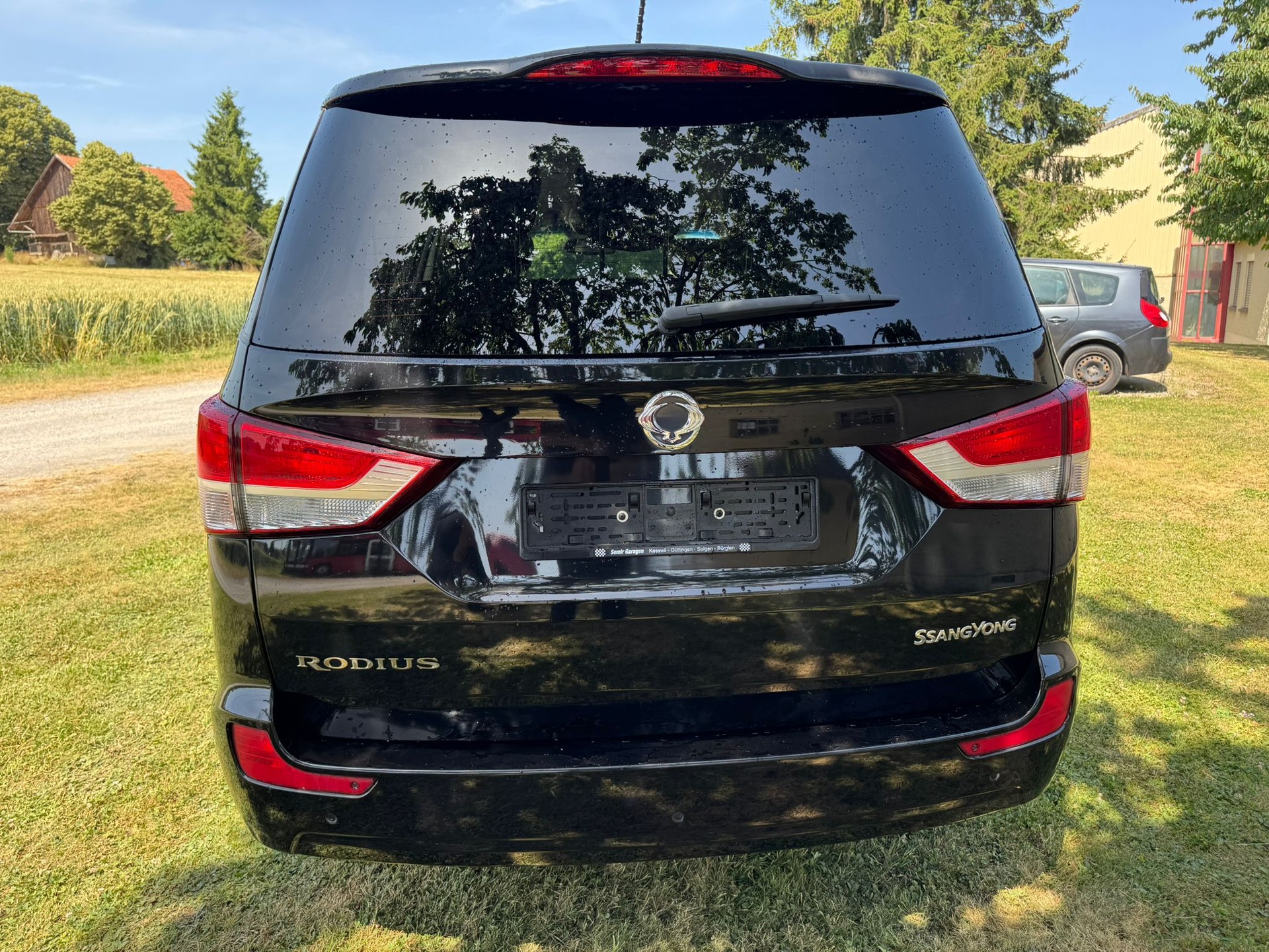 KGM-SsangYong Rodius SV200 e-XDi Sapphire 4WD E-Tronic-image-6