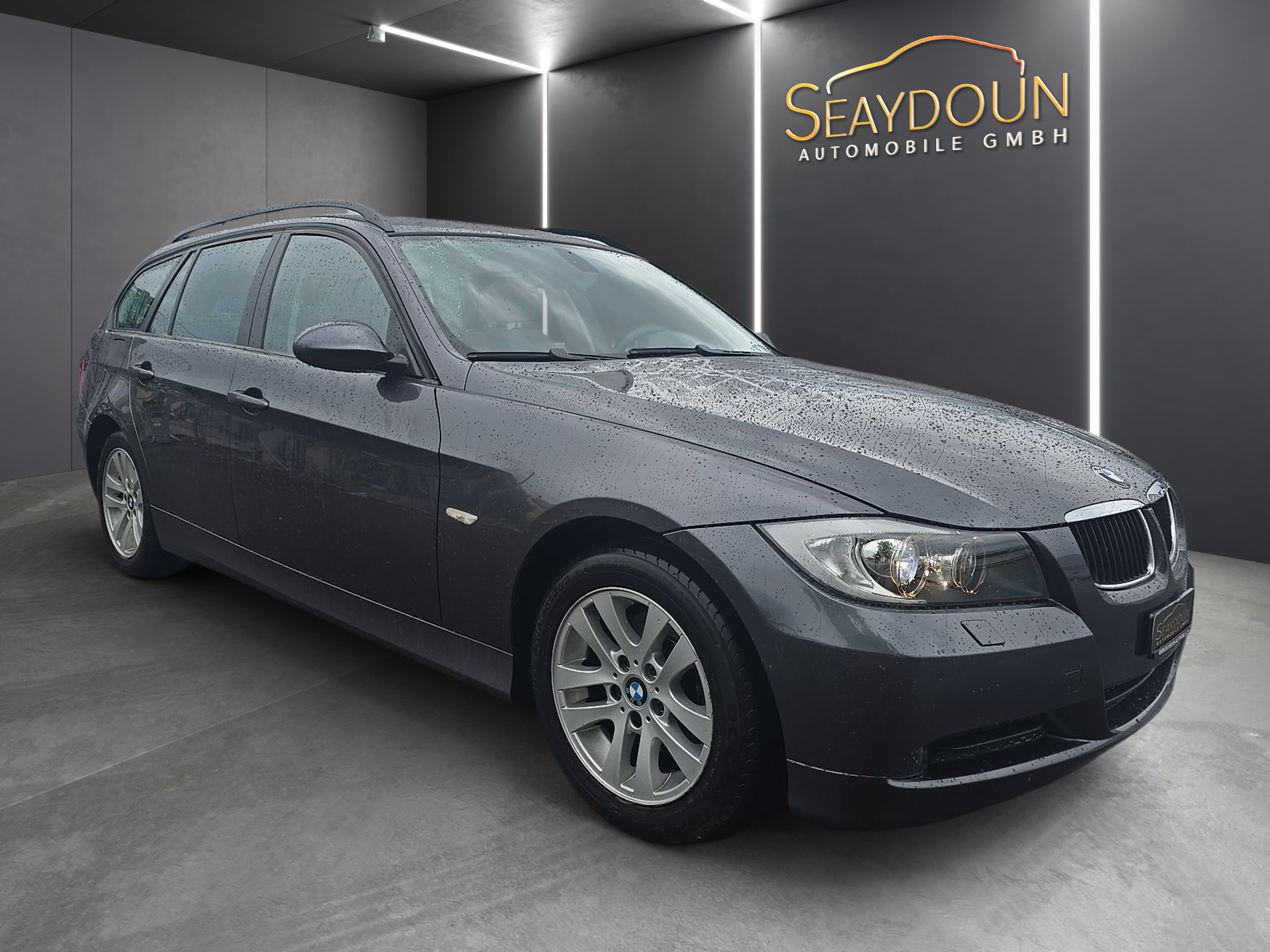 BMW 320d Touring Steptronic-showroom-element-1