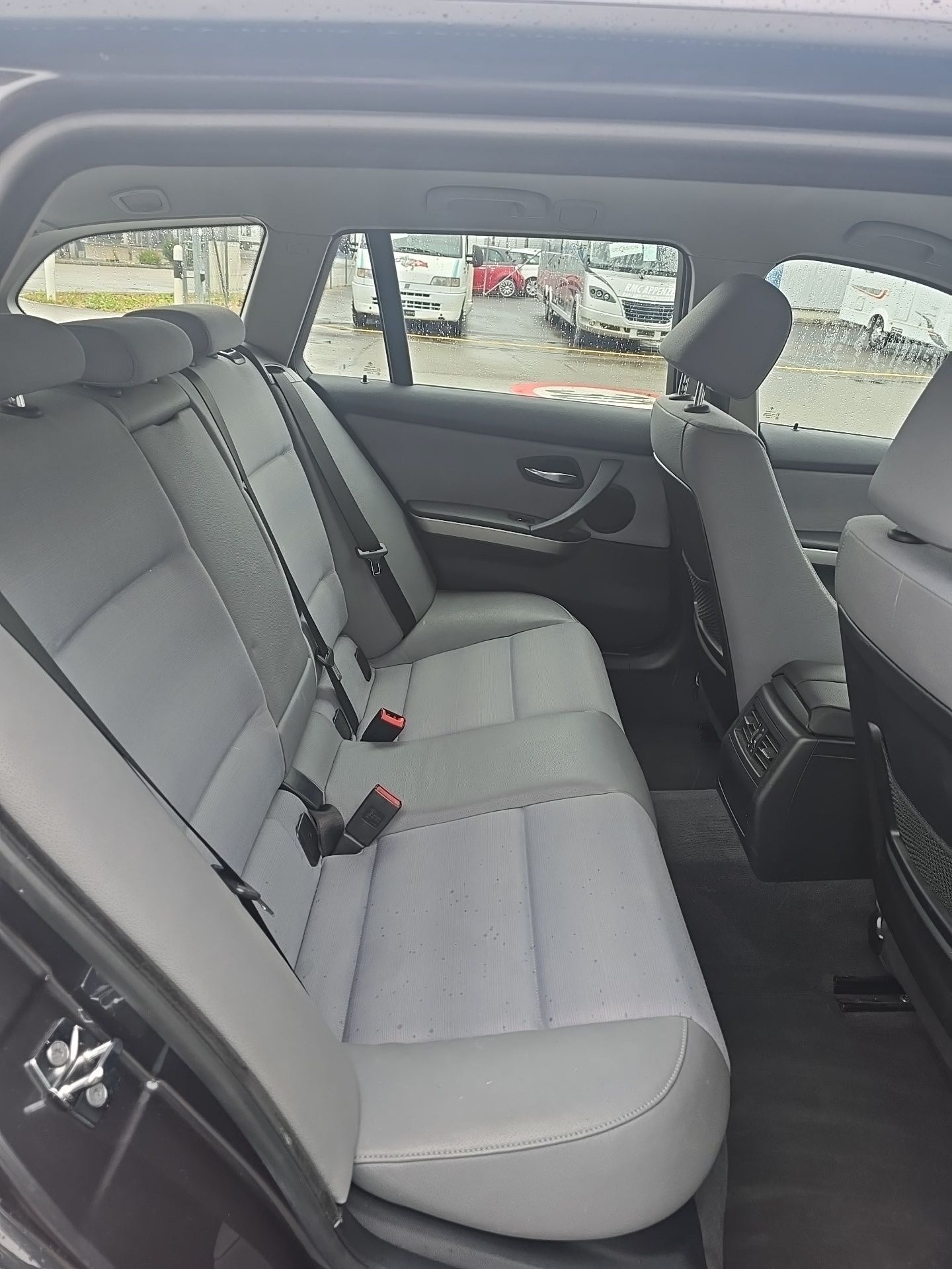 BMW 320d Touring Steptronic-image-15