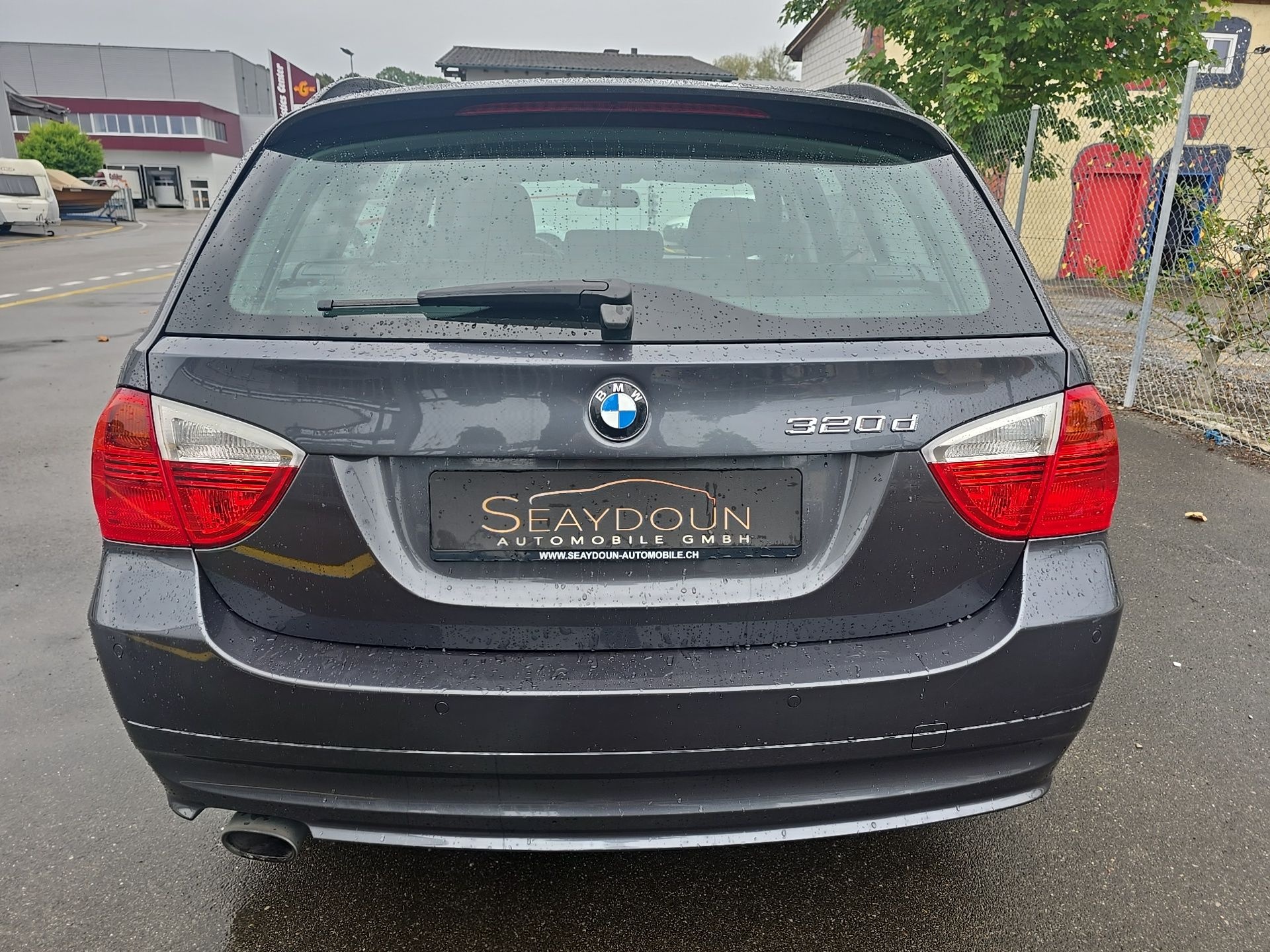 BMW 320d Touring Steptronic-image-4