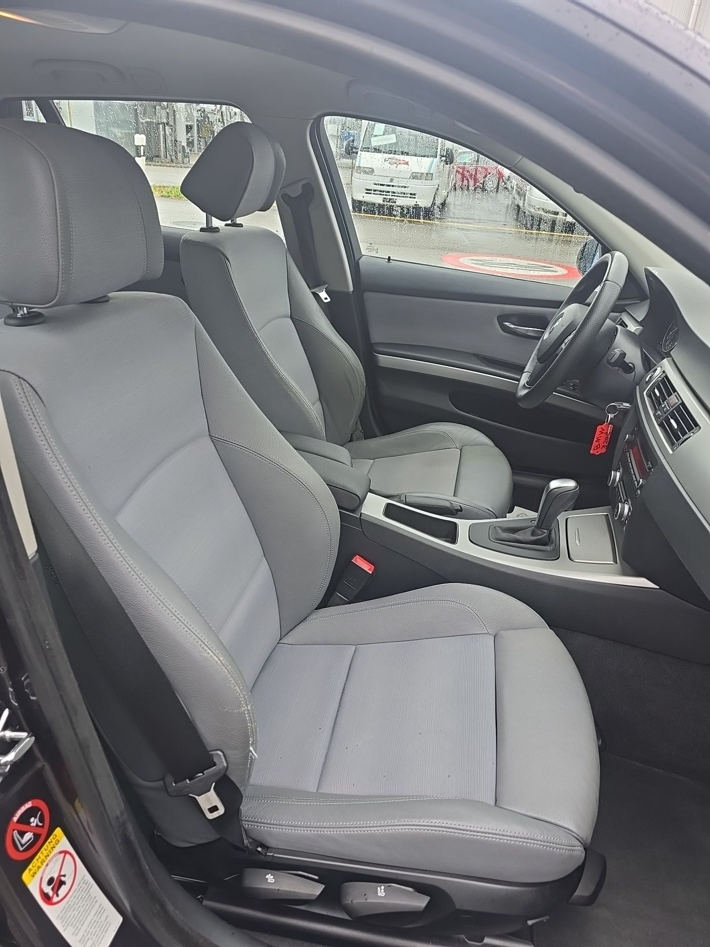 BMW 320d Touring Steptronic-image-16