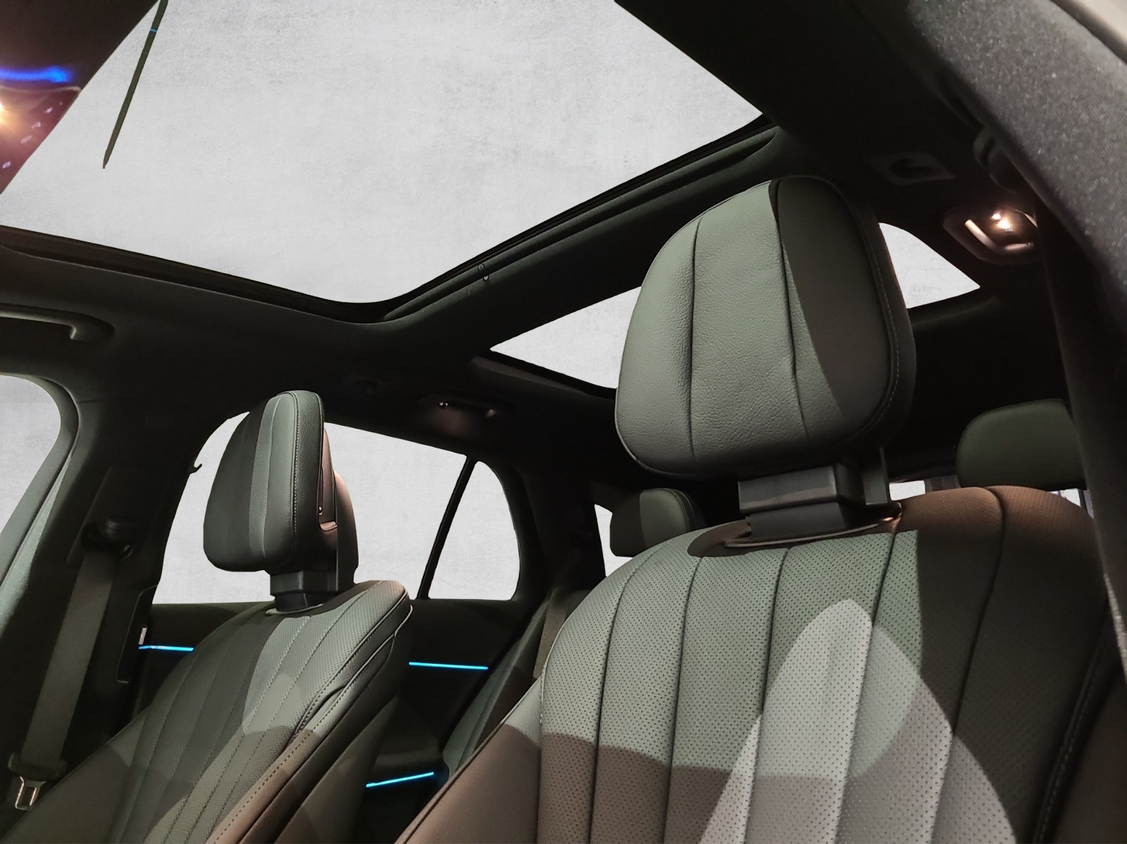 MERCEDES-BENZ E 450 T 9G-Tronic 4Matic-image-13