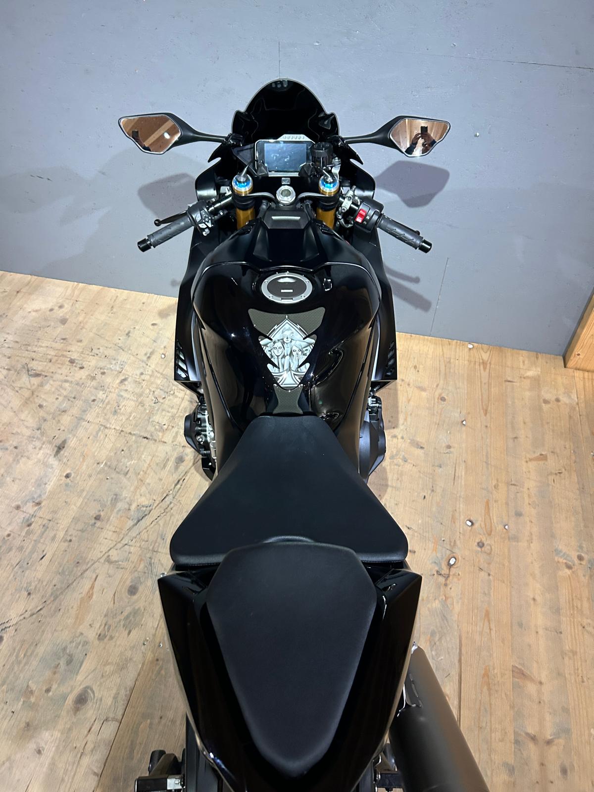 HONDA CBR 1000 RR-R SP-image-4