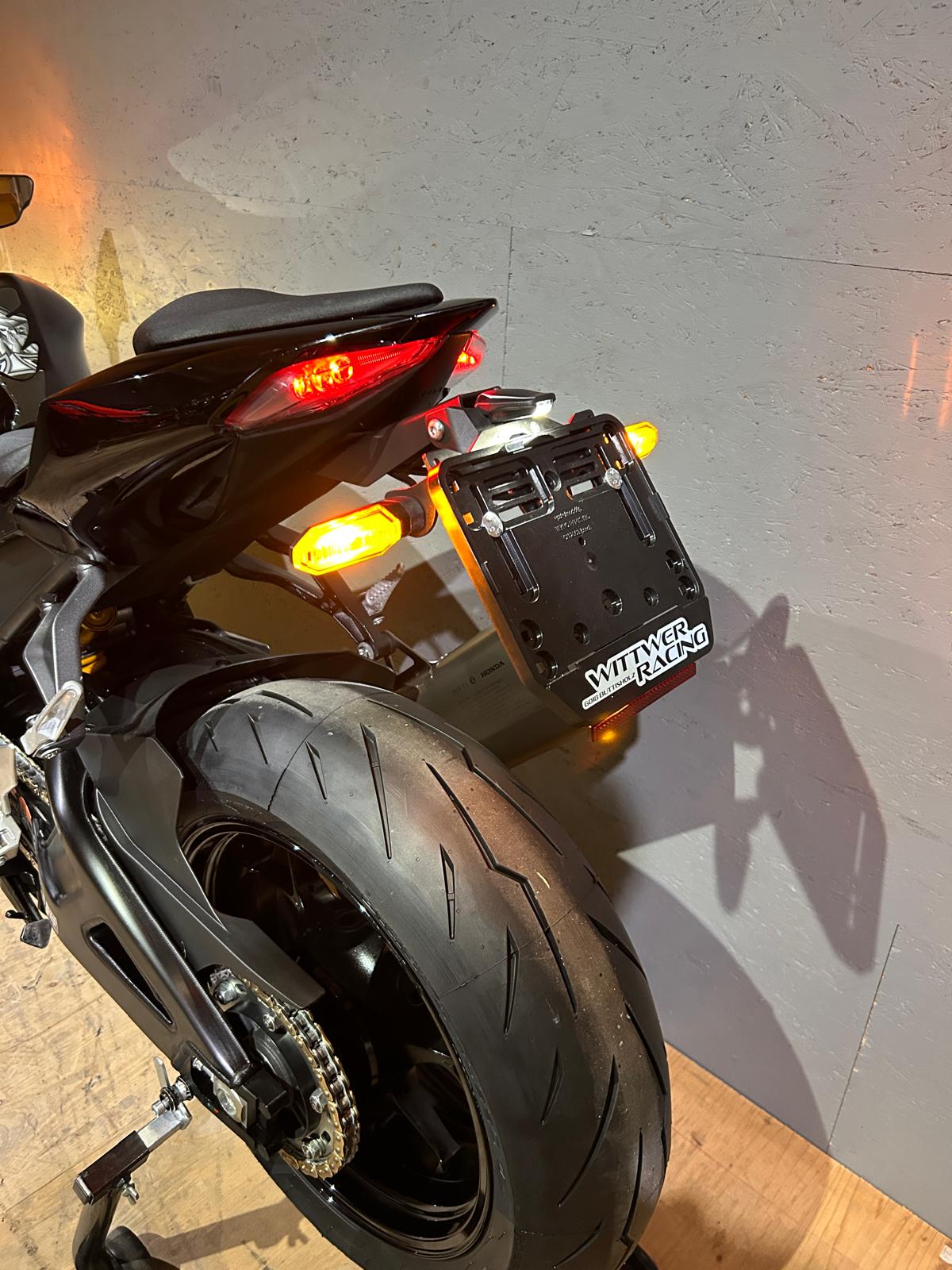HONDA CBR 1000 RR-R SP-image-8