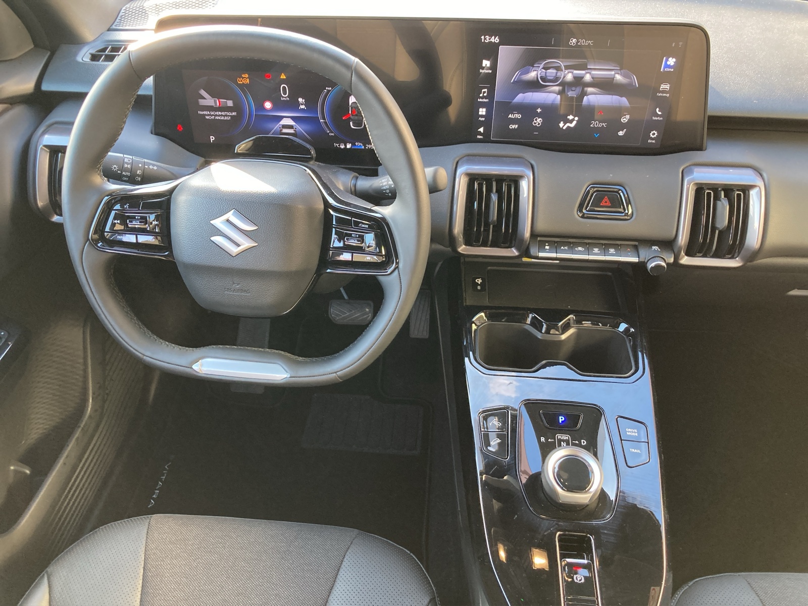 SUZUKI e Vitara Compact Top 4x4-image-8