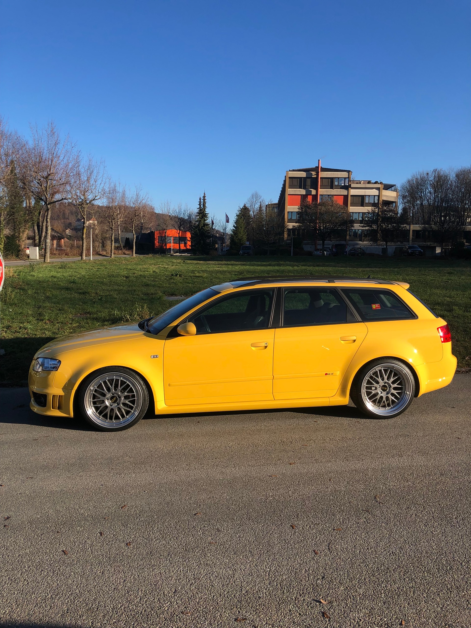 AUDI RS4 Avant 4.2 V8 quattro-showroom-element-1