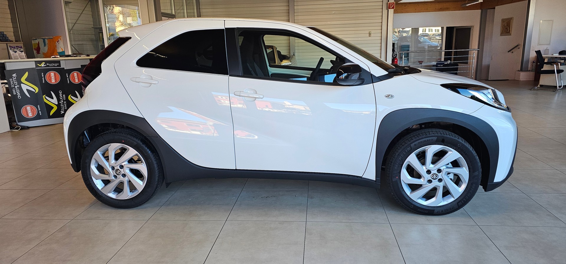 TOYOTA Aygo X 1.0 VVT-i Style CVT-image-1