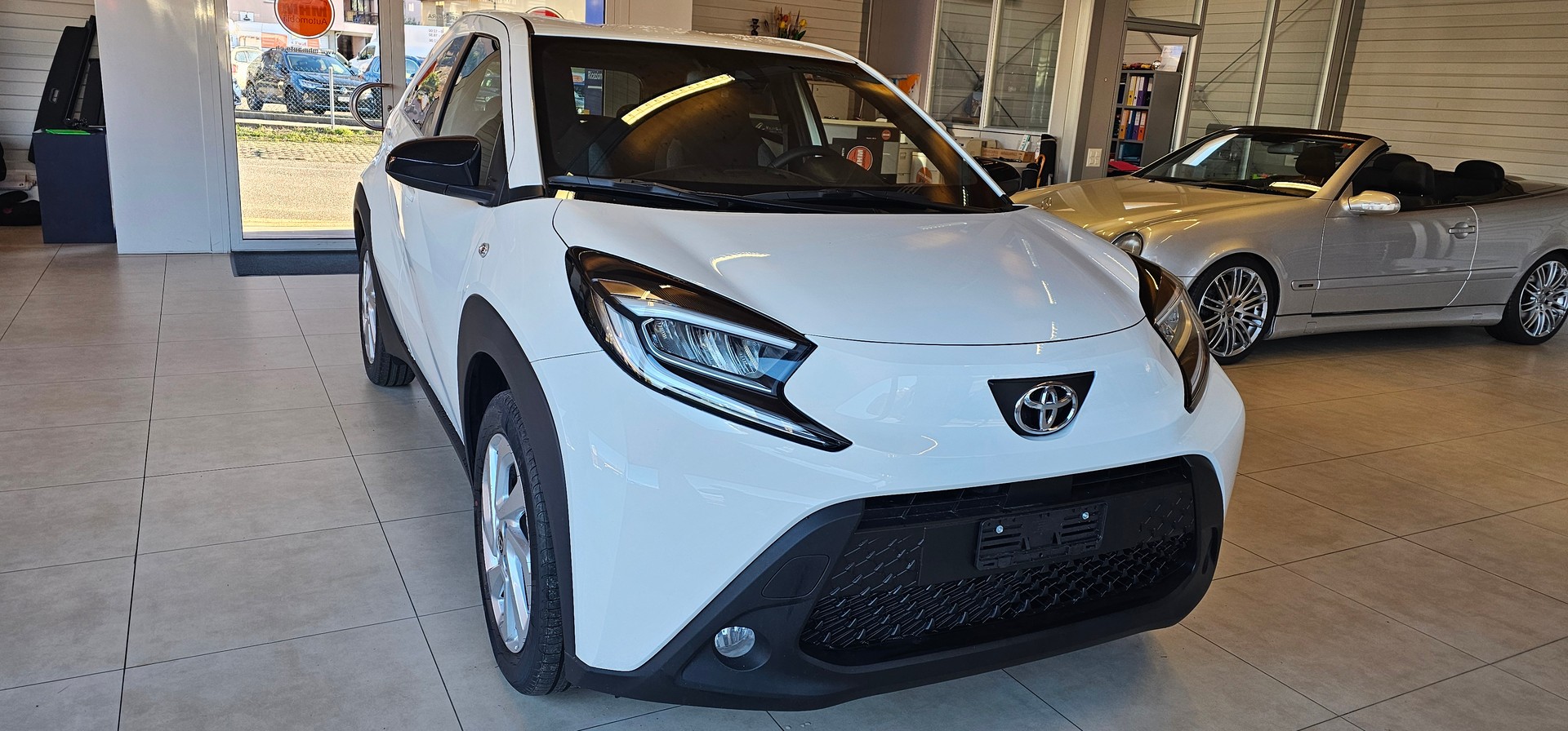 TOYOTA Aygo X 1.0 VVT-i Style CVT-image-3