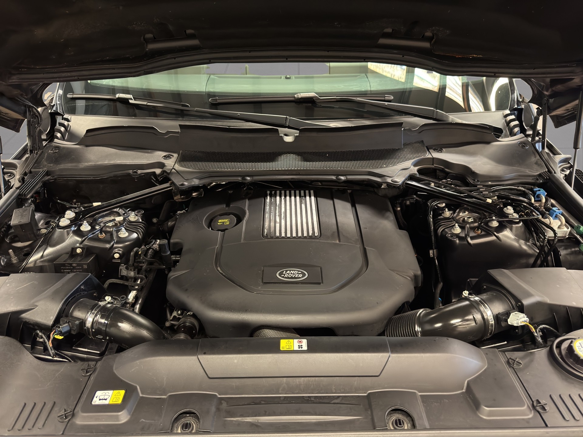 LAND ROVER Range Rover Sport 3.0 SDV6 HSE Dynamic Automatic-image-18