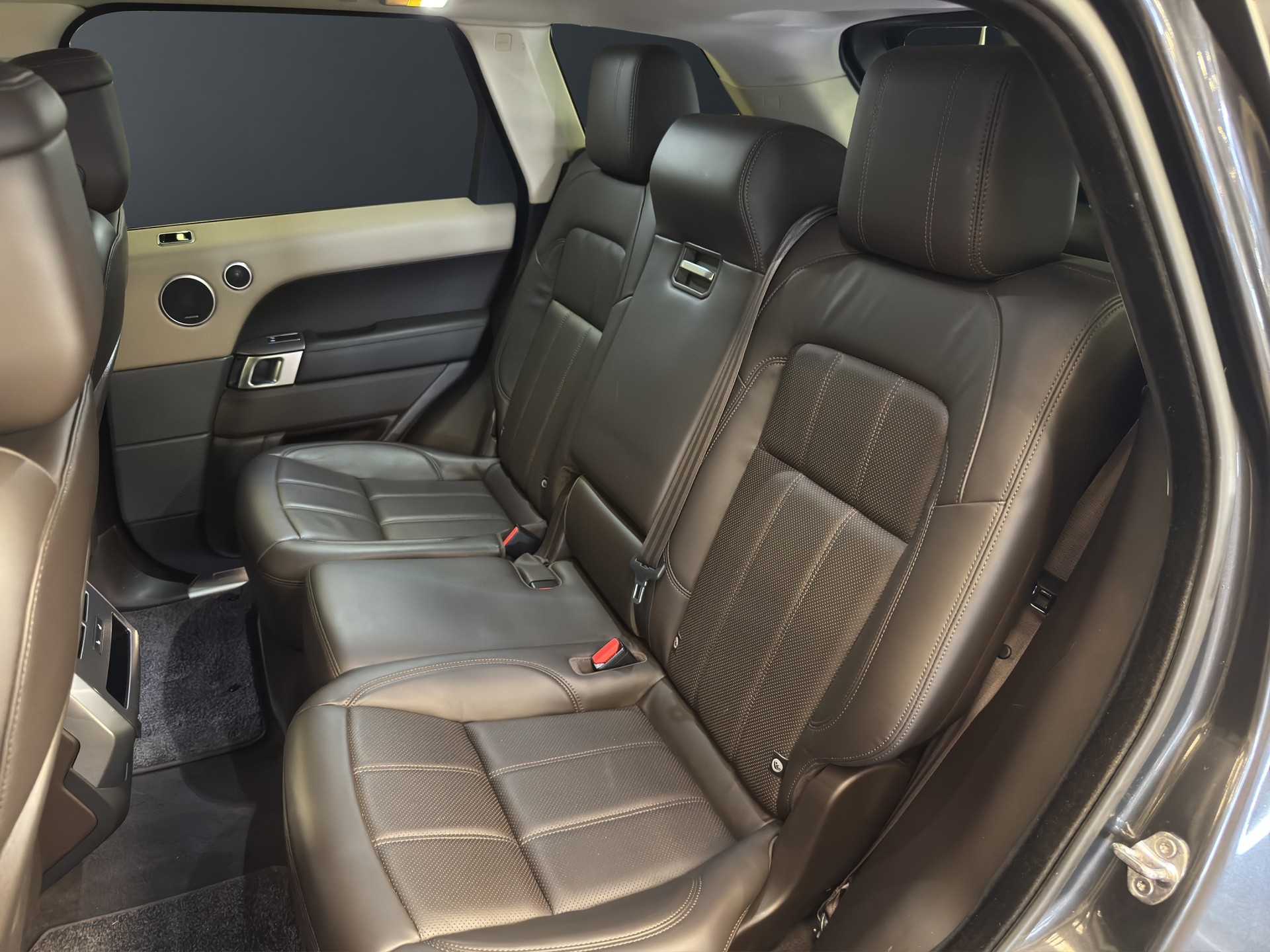 LAND ROVER Range Rover Sport 3.0 SDV6 HSE Dynamic Automatic-image-11