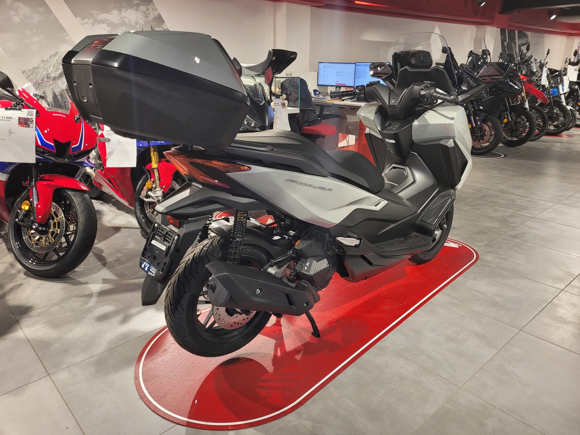 HONDA Nss 125 Forza Smart TopBox-image-2