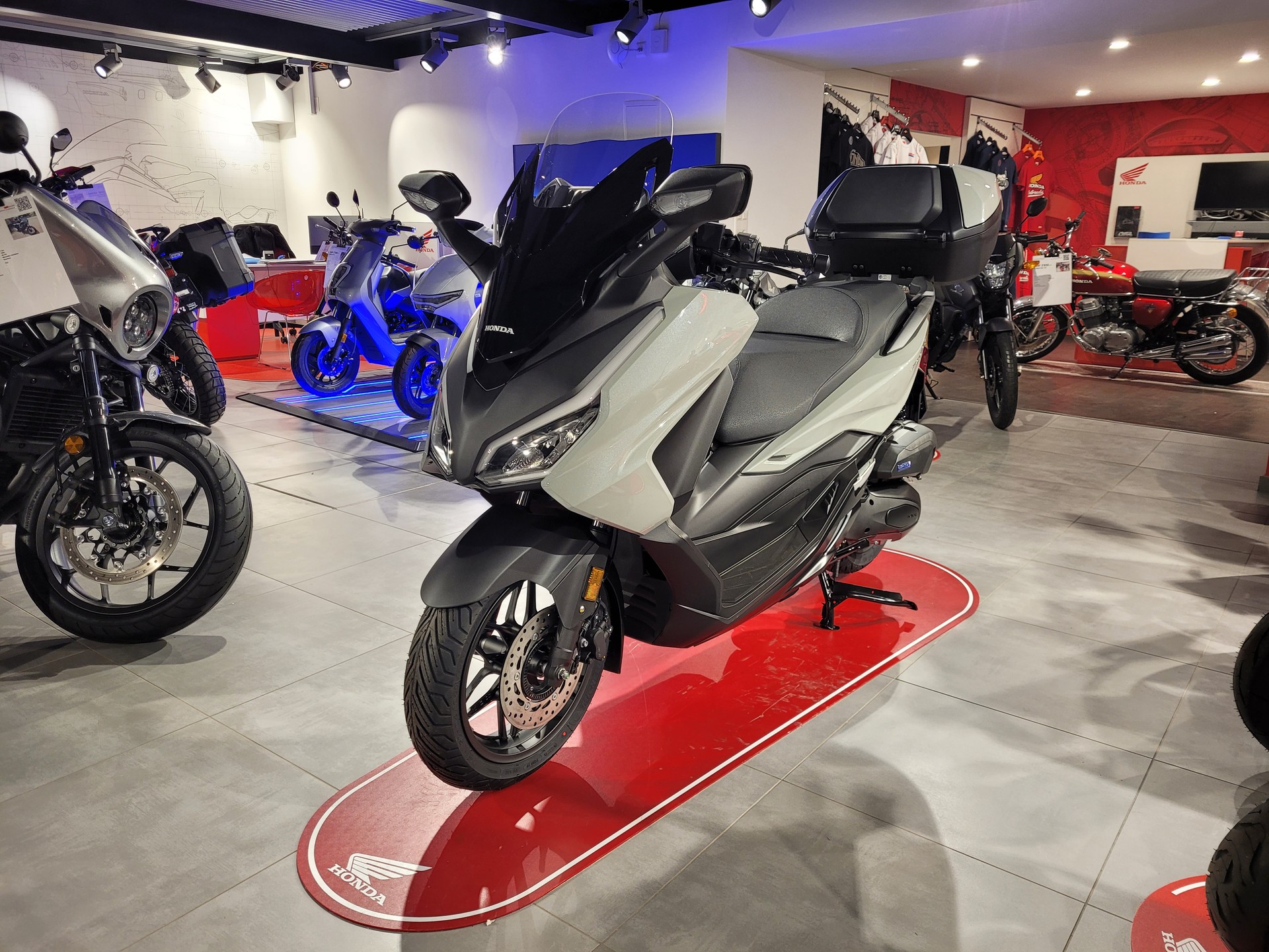 HONDA Nss 125 Forza Smart TopBox-image-4