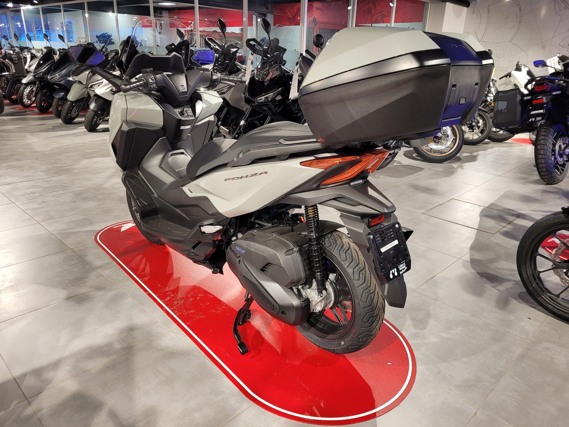 HONDA Nss 125 Forza Smart TopBox-image-3
