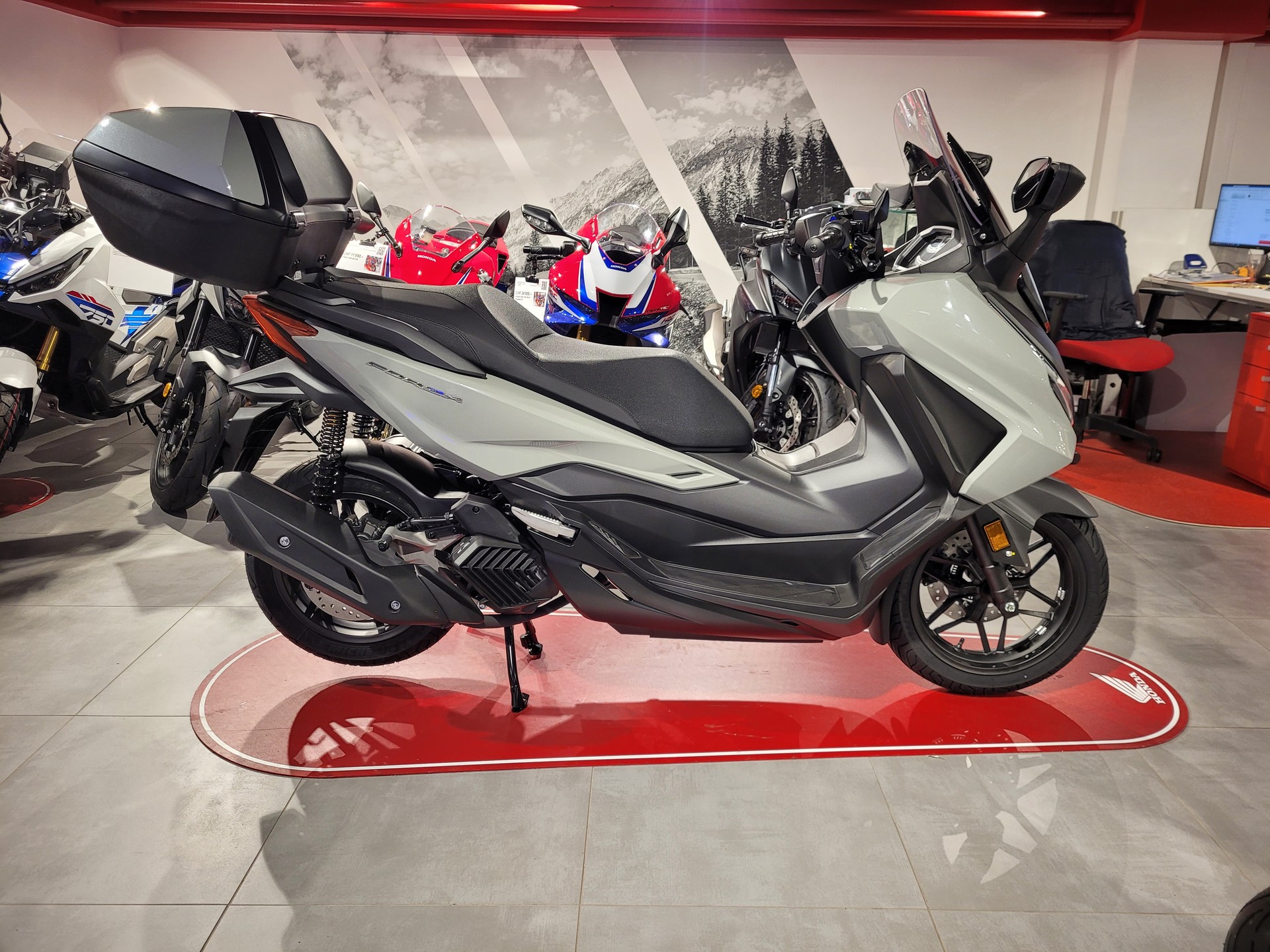 HONDA Nss 125 Forza Smart TopBox-image-1