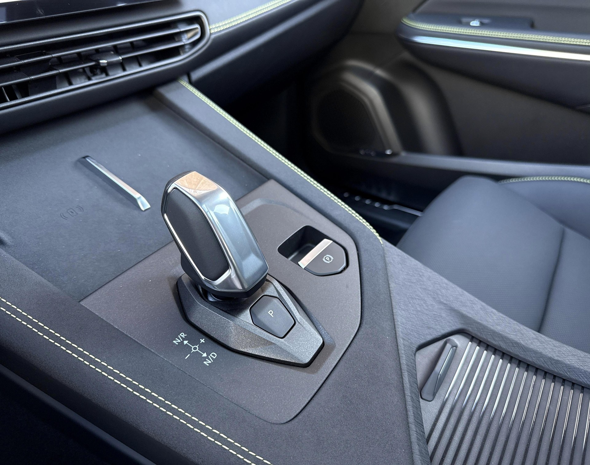 LYNK & CO 01-image-17