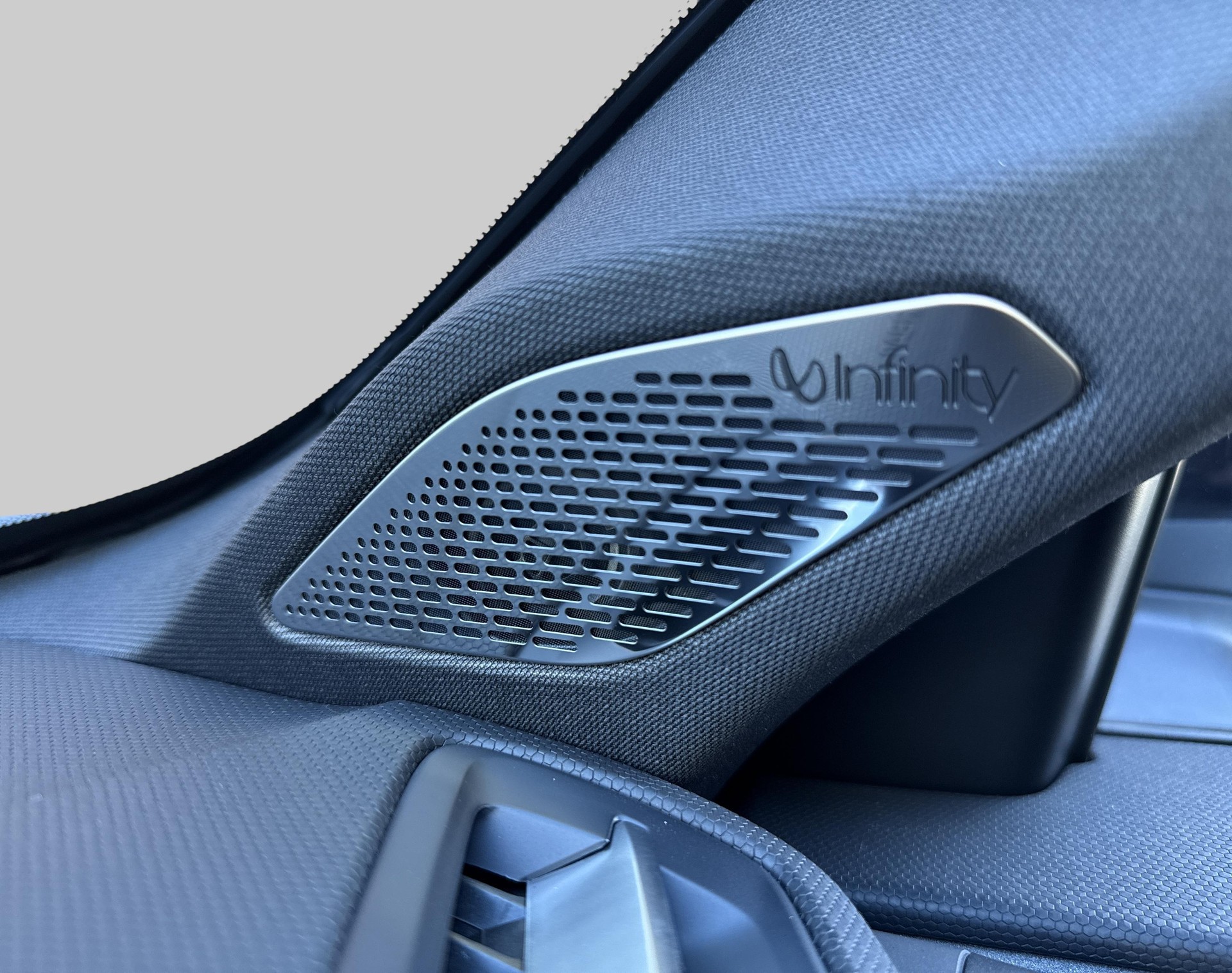LYNK & CO 01-image-15