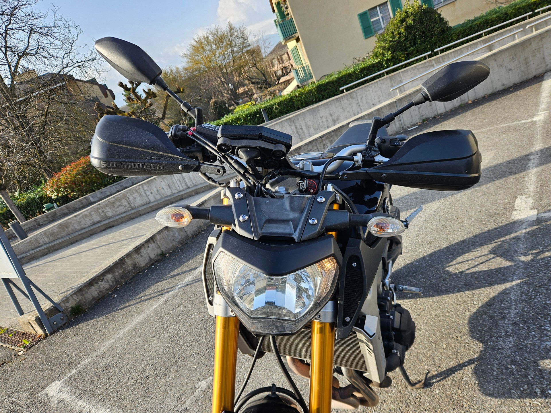 YAMAHA MT-09 ABS-image-2