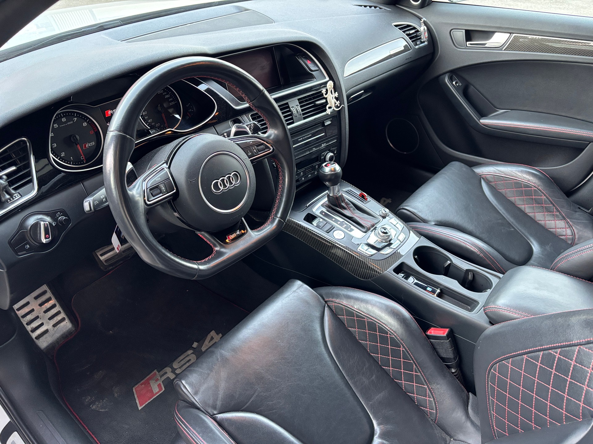 AUDI RS4 Avant 4.2 V8 Schalensitze, Keramik-image-6