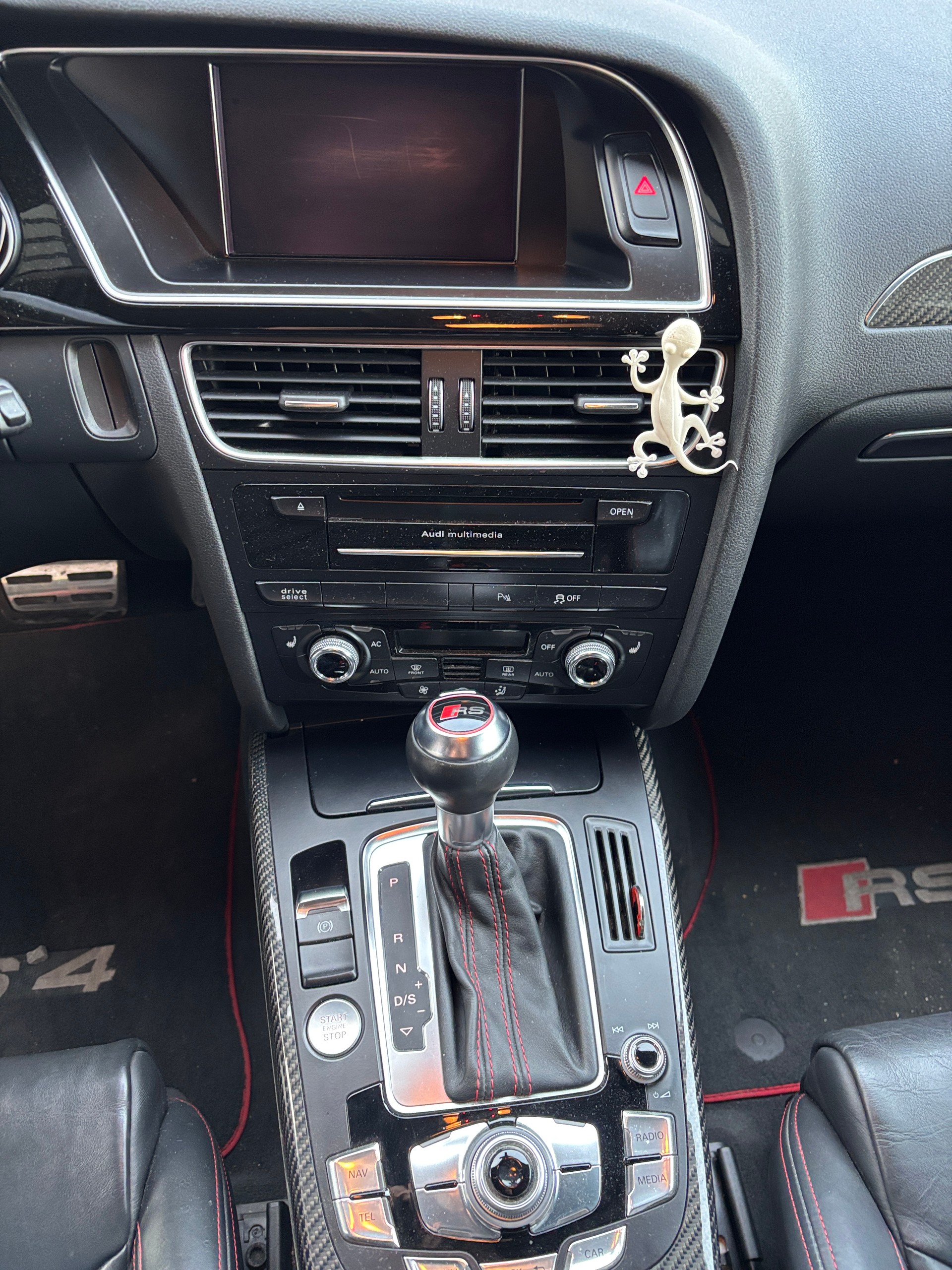 AUDI RS4 Avant 4.2 V8 Schalensitze, Keramik-image-13