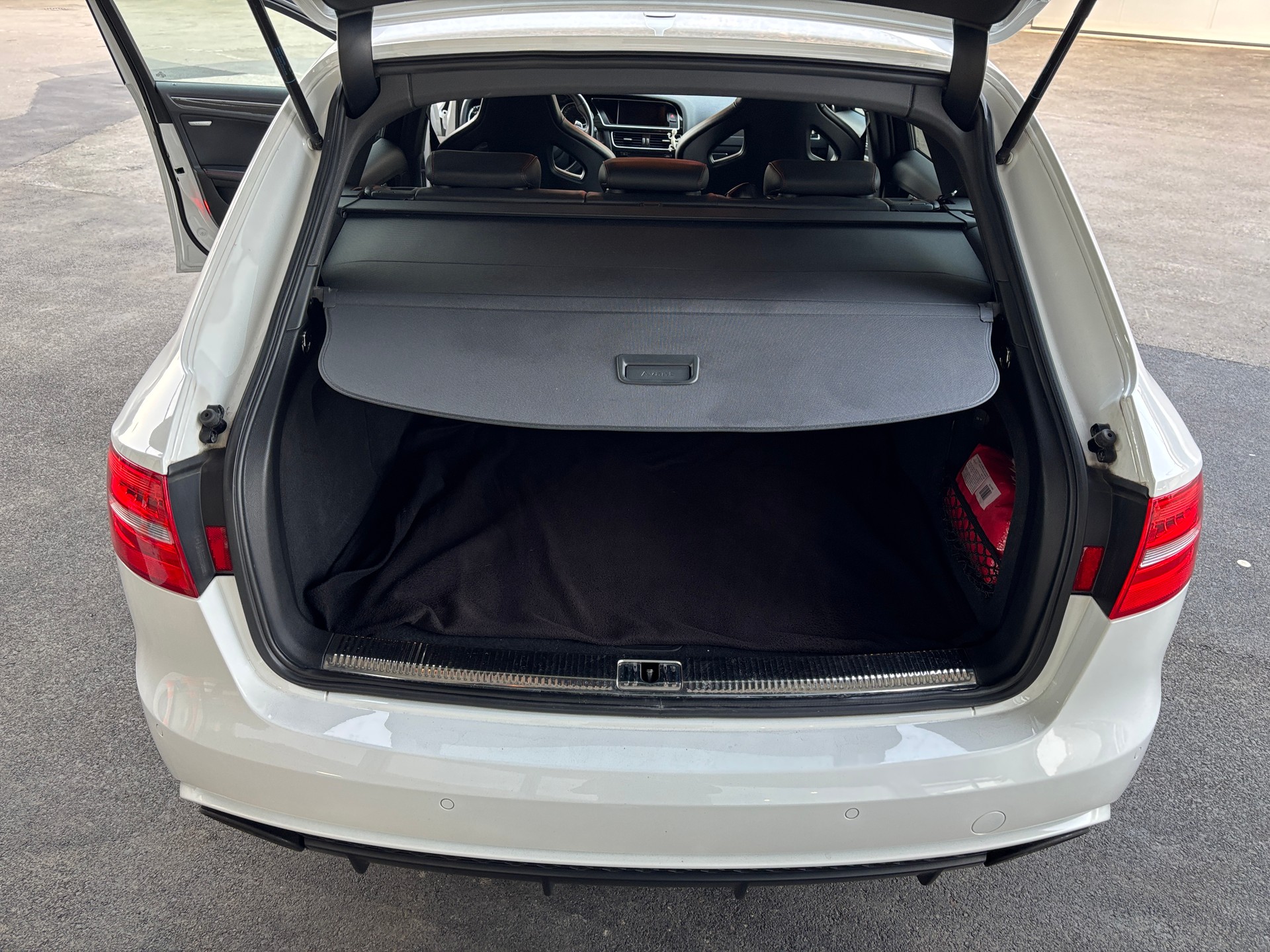 AUDI RS4 Avant 4.2 V8 Schalensitze, Keramik-image-12