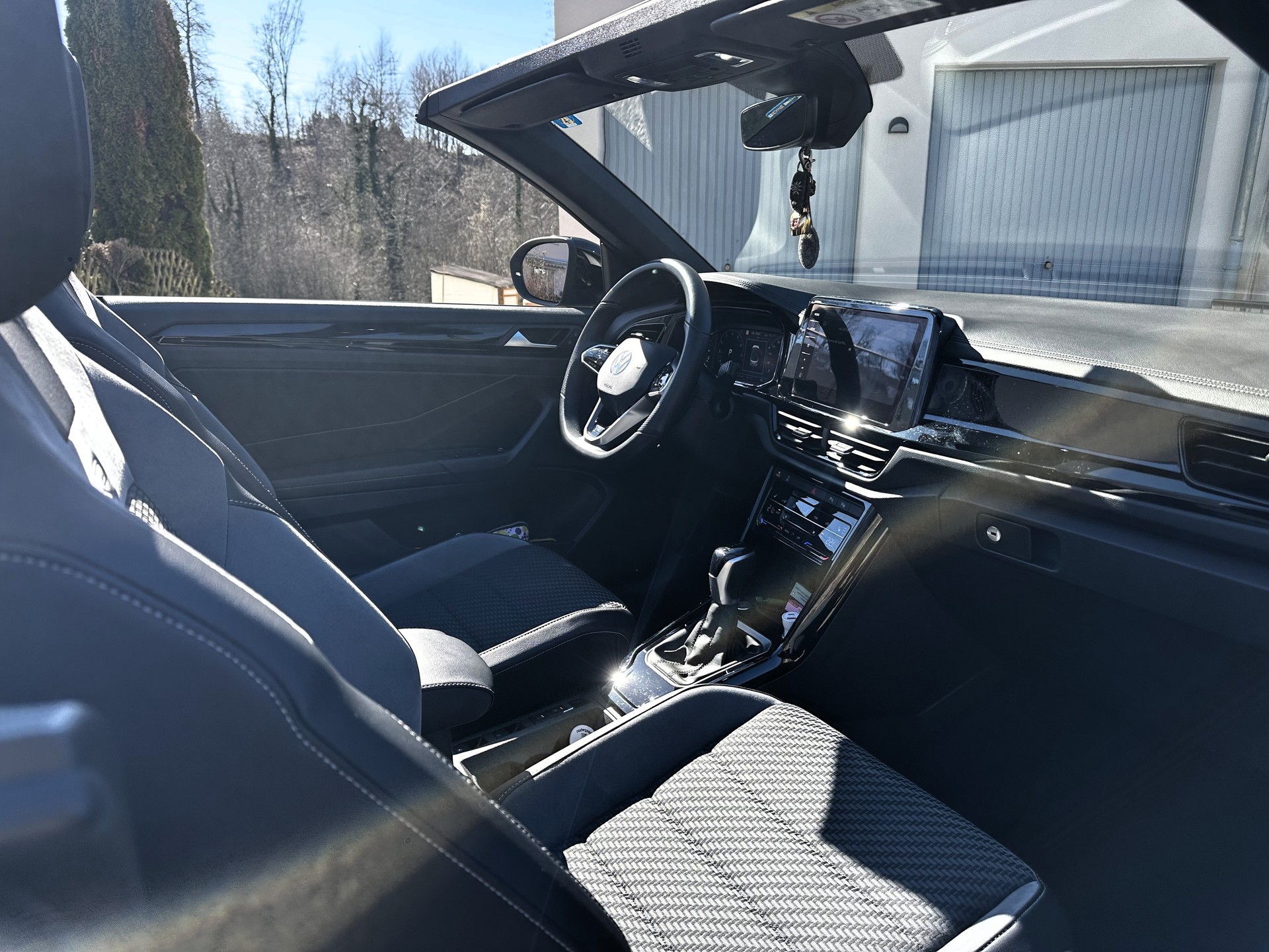 VW T-Roc Cabriolet 1.5 TSI EVO R-Line DSG-image-4