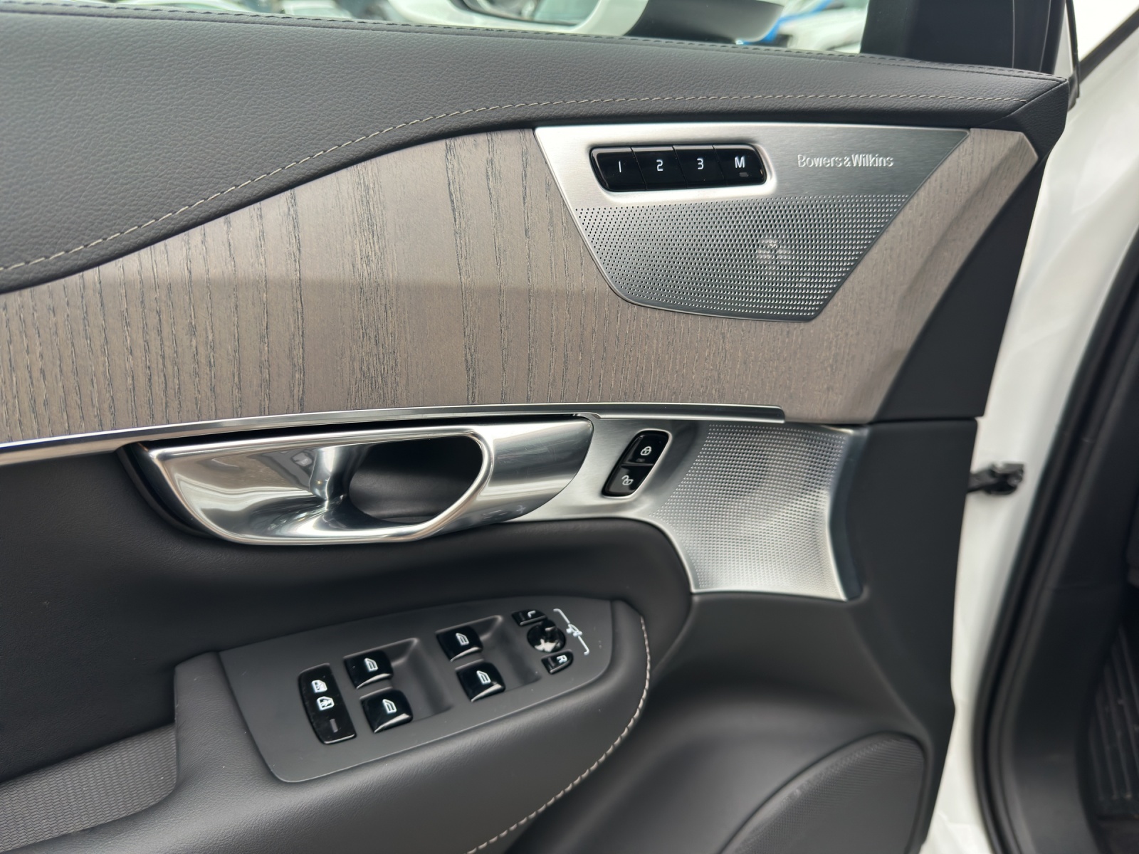 VOLVO XC90 2.0 T8 TE eAWD XCLUSIVE Bright 7Pl-image-10