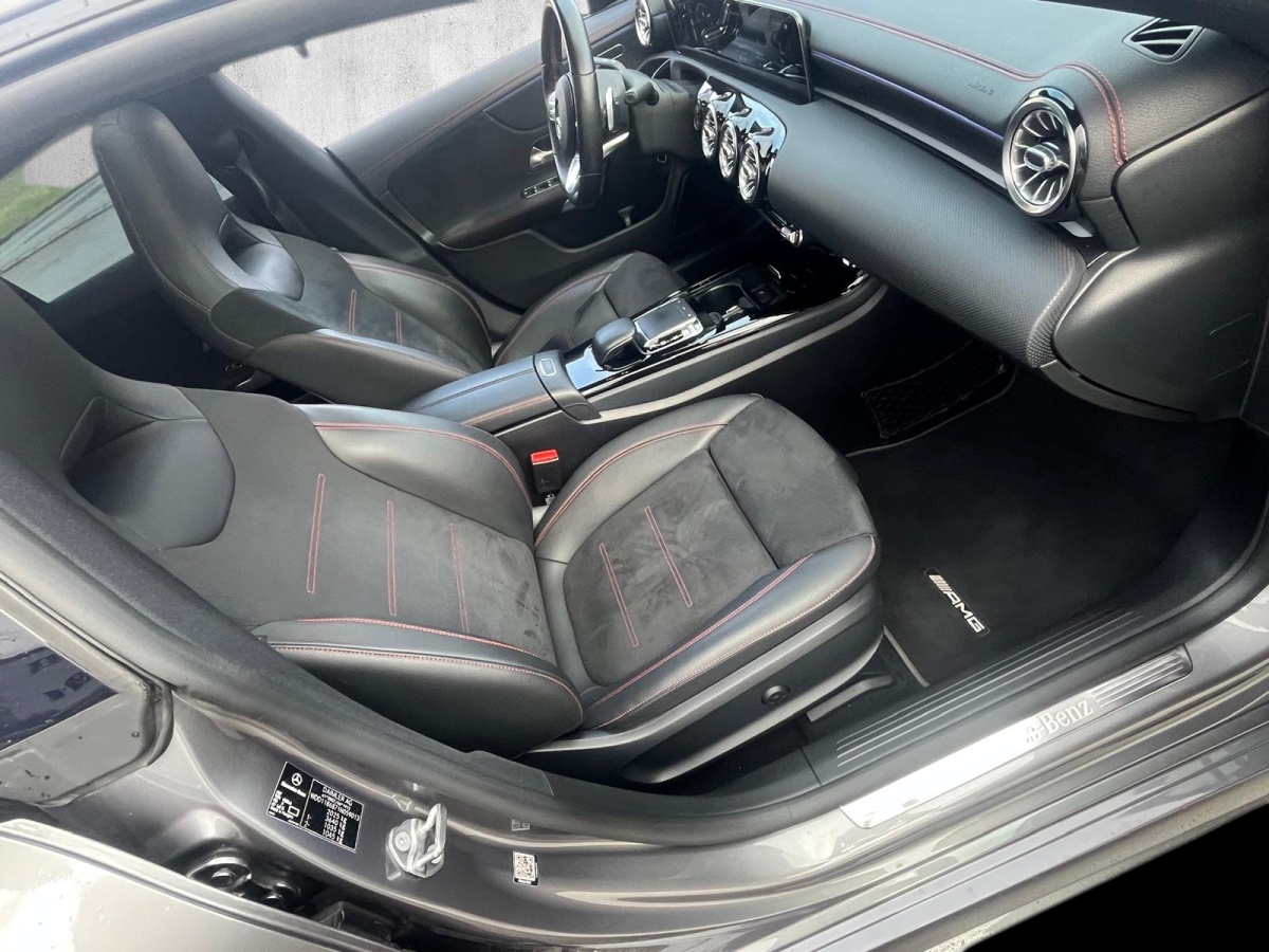 MERCEDES-BENZ CLA Shooting Brake 200 AMG Line 7G-DCT-image-9