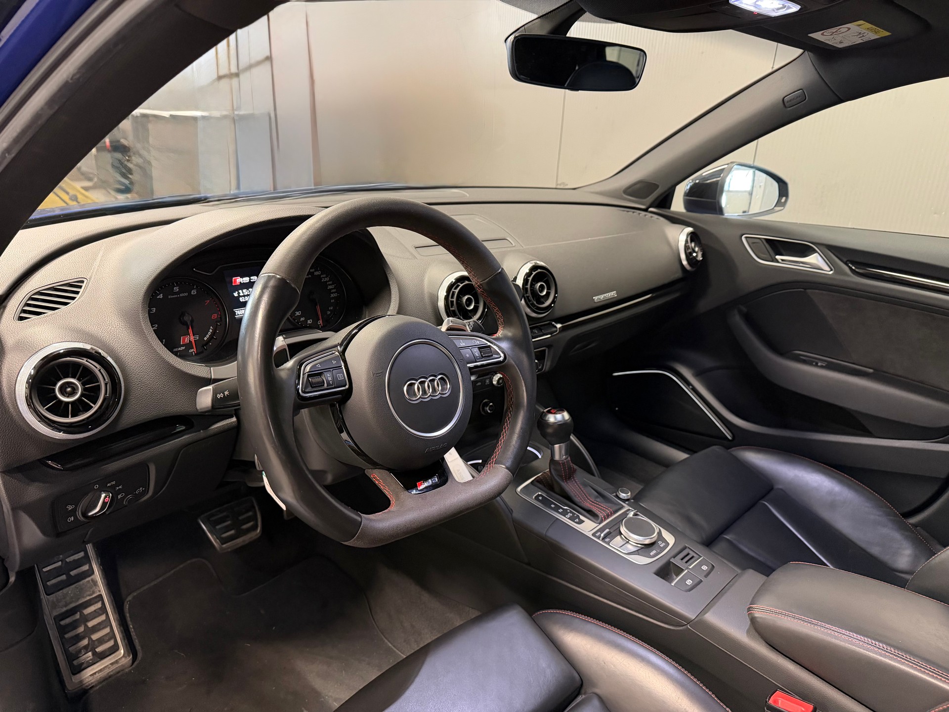 AUDI RS3 2.5 TSI quattro S-tronic-image-9