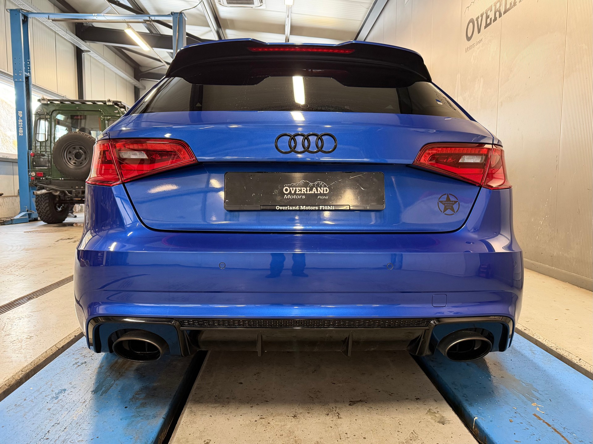 AUDI RS3 2.5 TSI quattro S-tronic-showroom-element-3