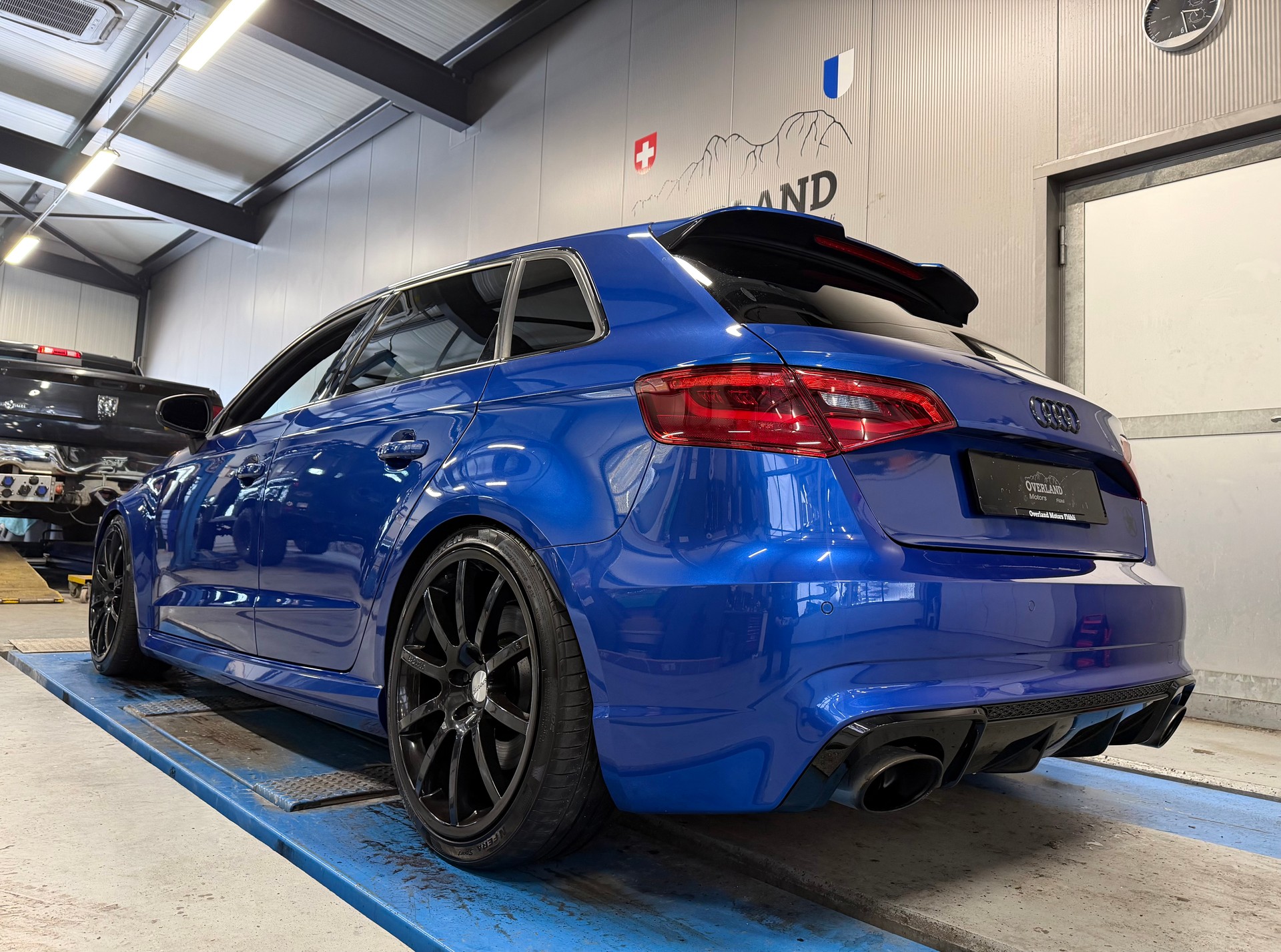 AUDI RS3 2.5 TSI quattro S-tronic-showroom-element-2