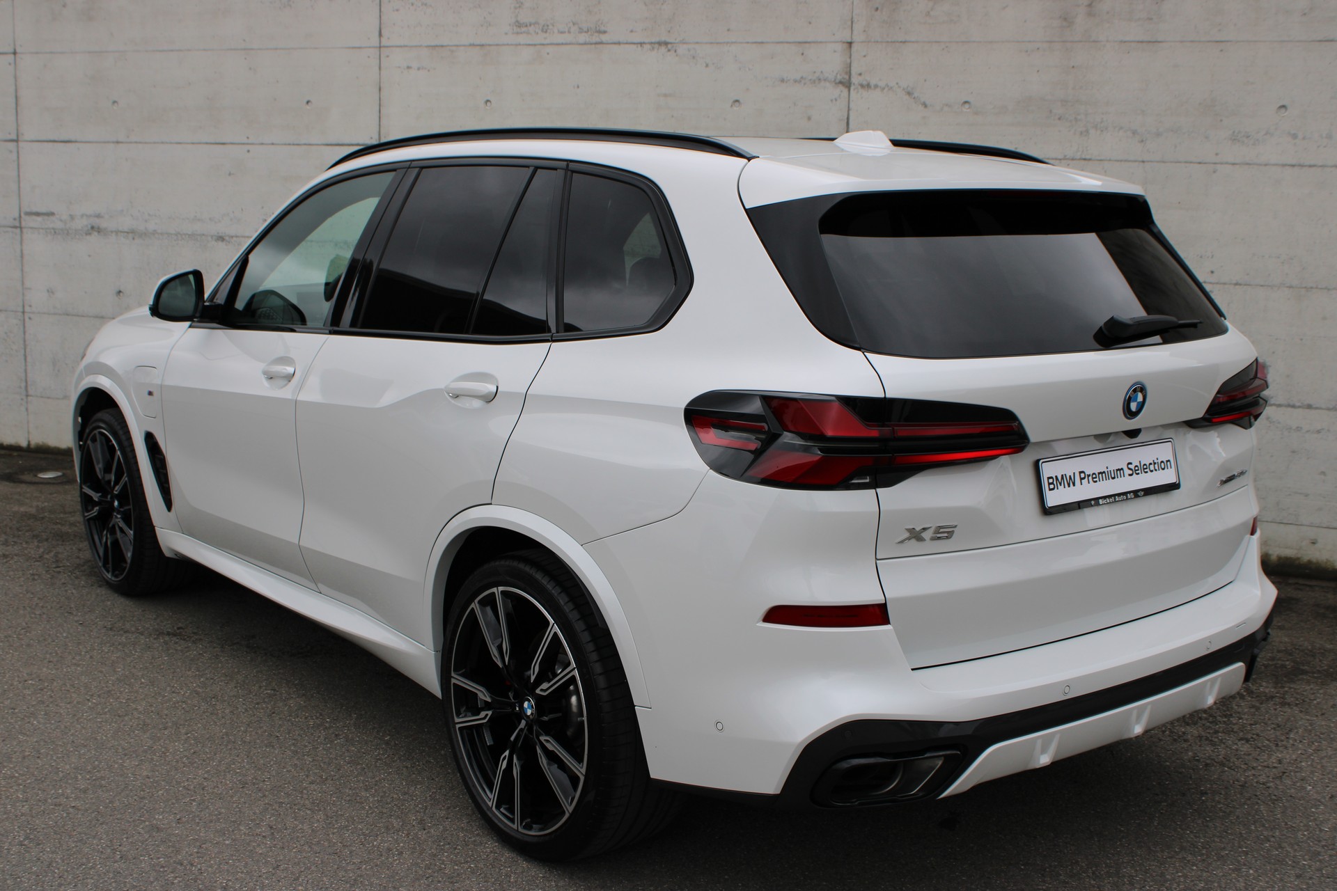 BMW X5 xDr 50e M Sport Pro-showroom-element-3