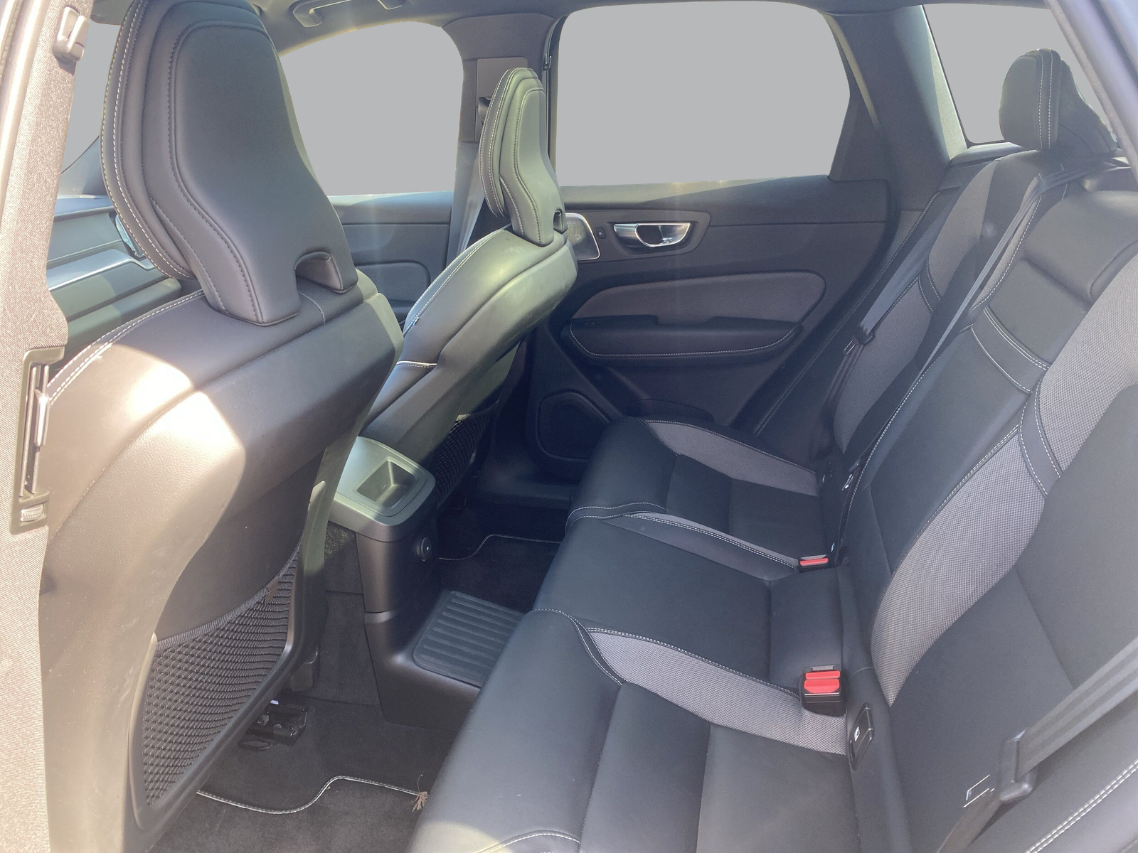 VOLVO XC60 T6 eAWD R-Design Geartronic-image-8
