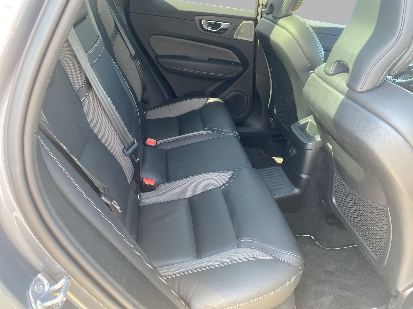 VOLVO XC60 T6 eAWD R-Design Geartronic-image-12
