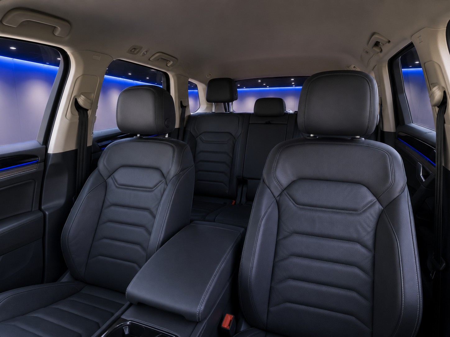VW Touareg 3.0 TDI Elegance Tiptronic-image-14