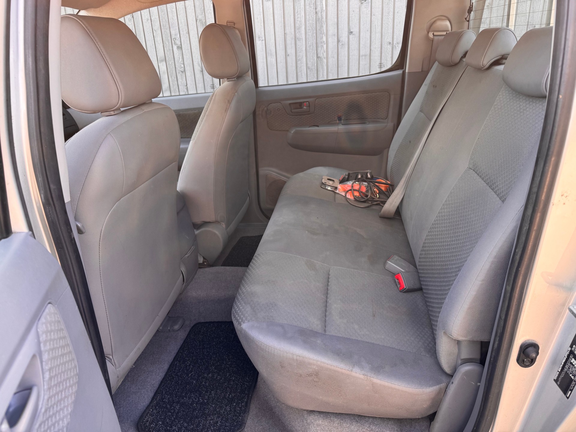 TOYOTA Hilux 4x4 DoubleCab LineaLuna-image-4