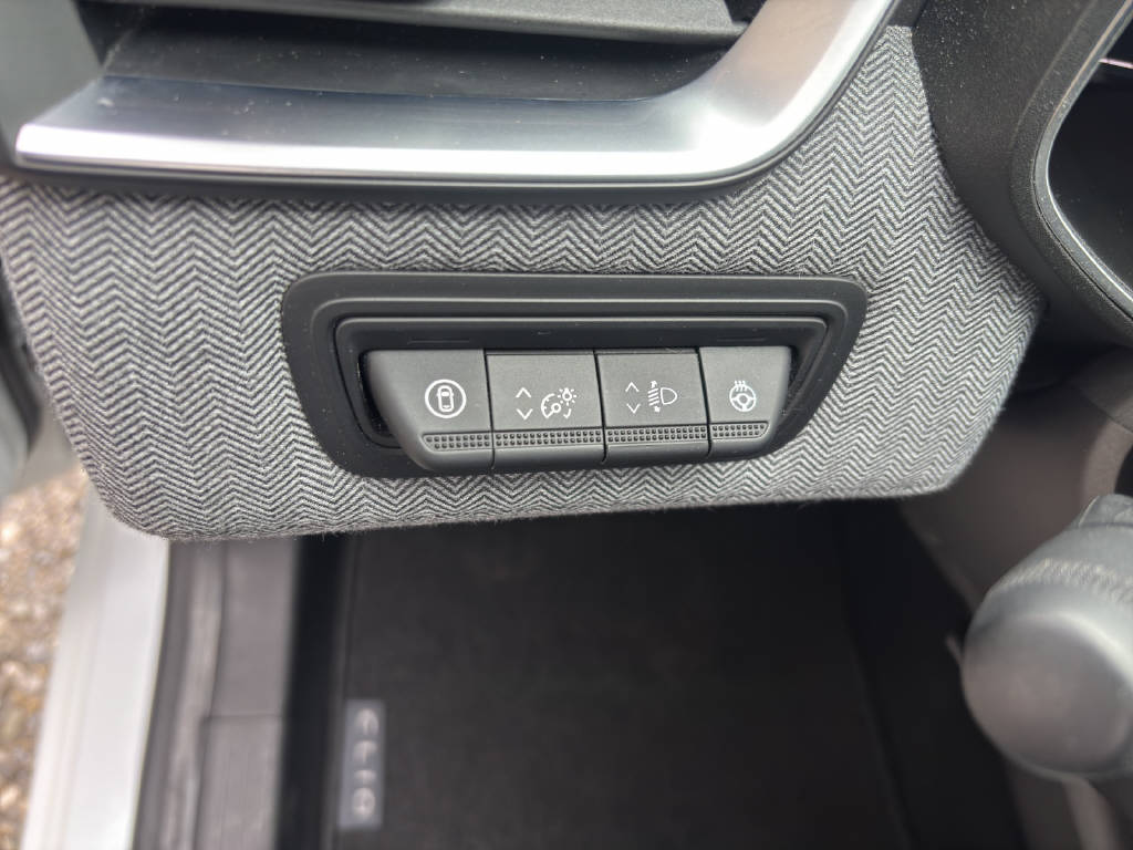 RENAULT Clio 1.6 E-Tech techno-image-14