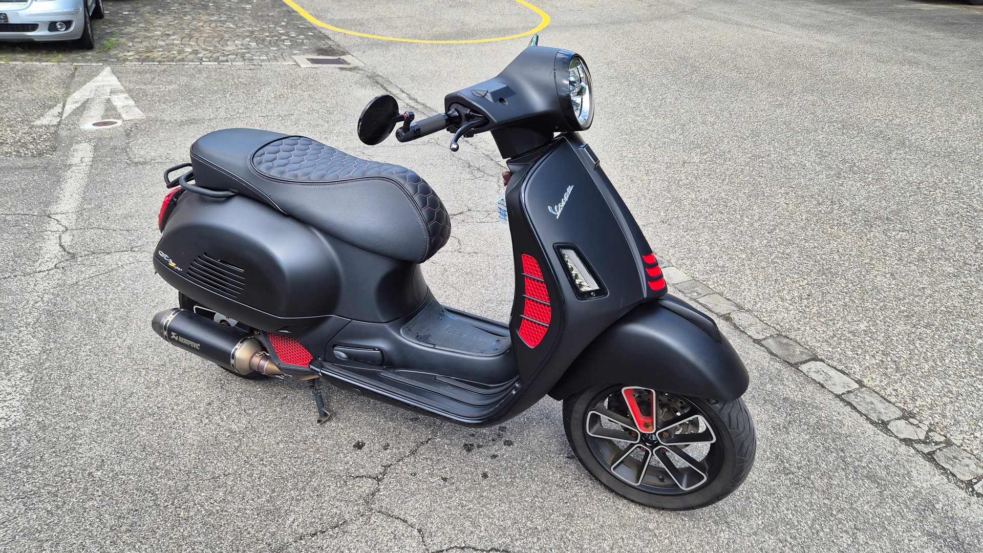 PIAGGIO Vespa GTS 125 Racing Sixties ABS-image-13