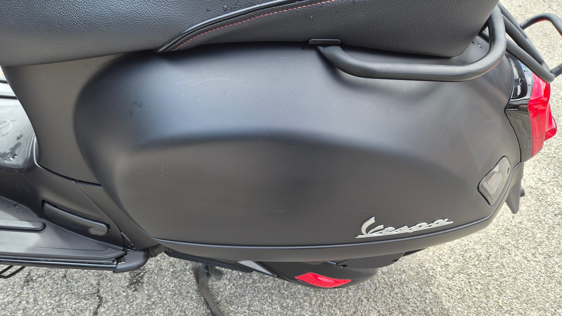 PIAGGIO Vespa GTS 125 Racing Sixties ABS-image-9